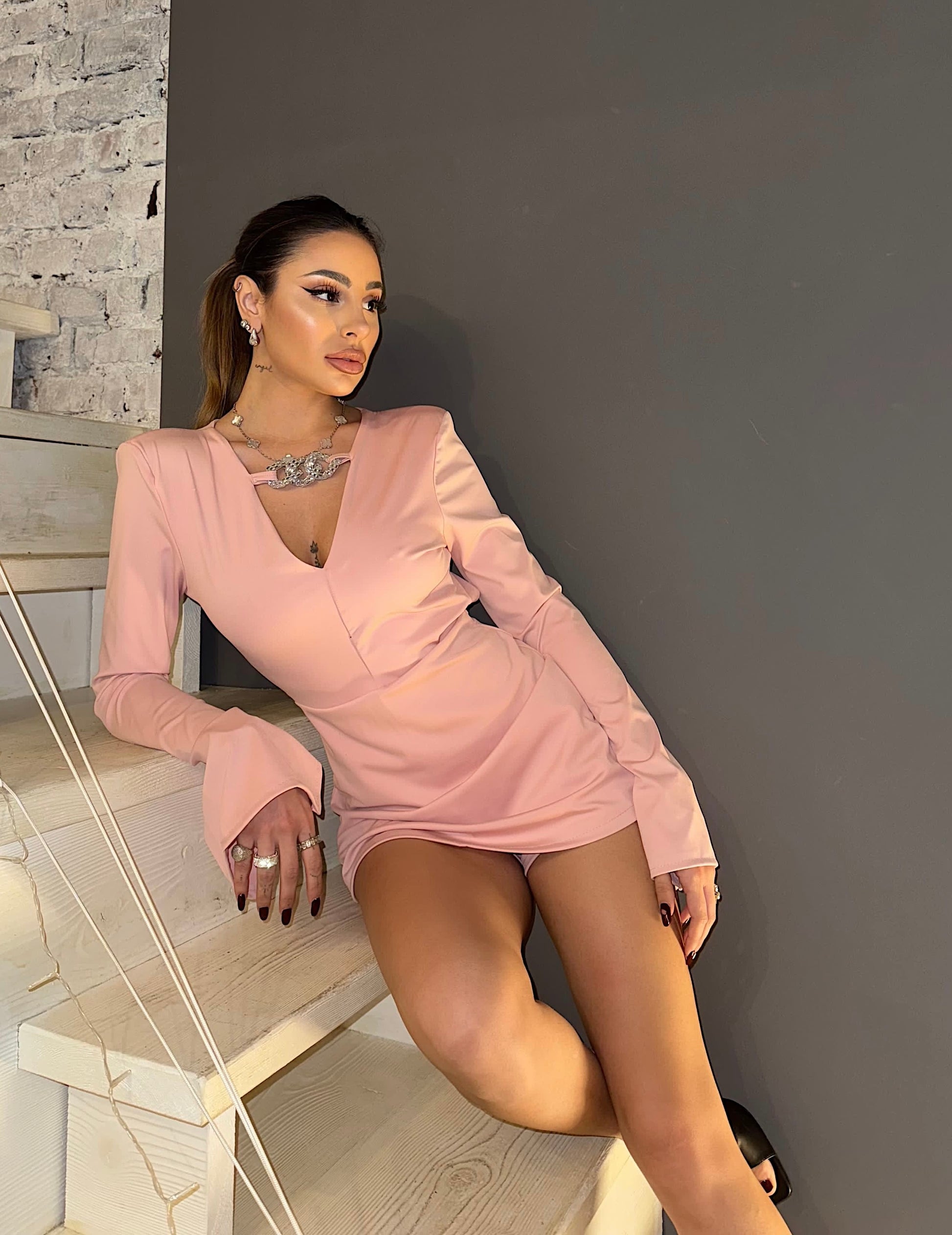 Tutina cipria schiena aperta con catena silver - R.a. Boutique