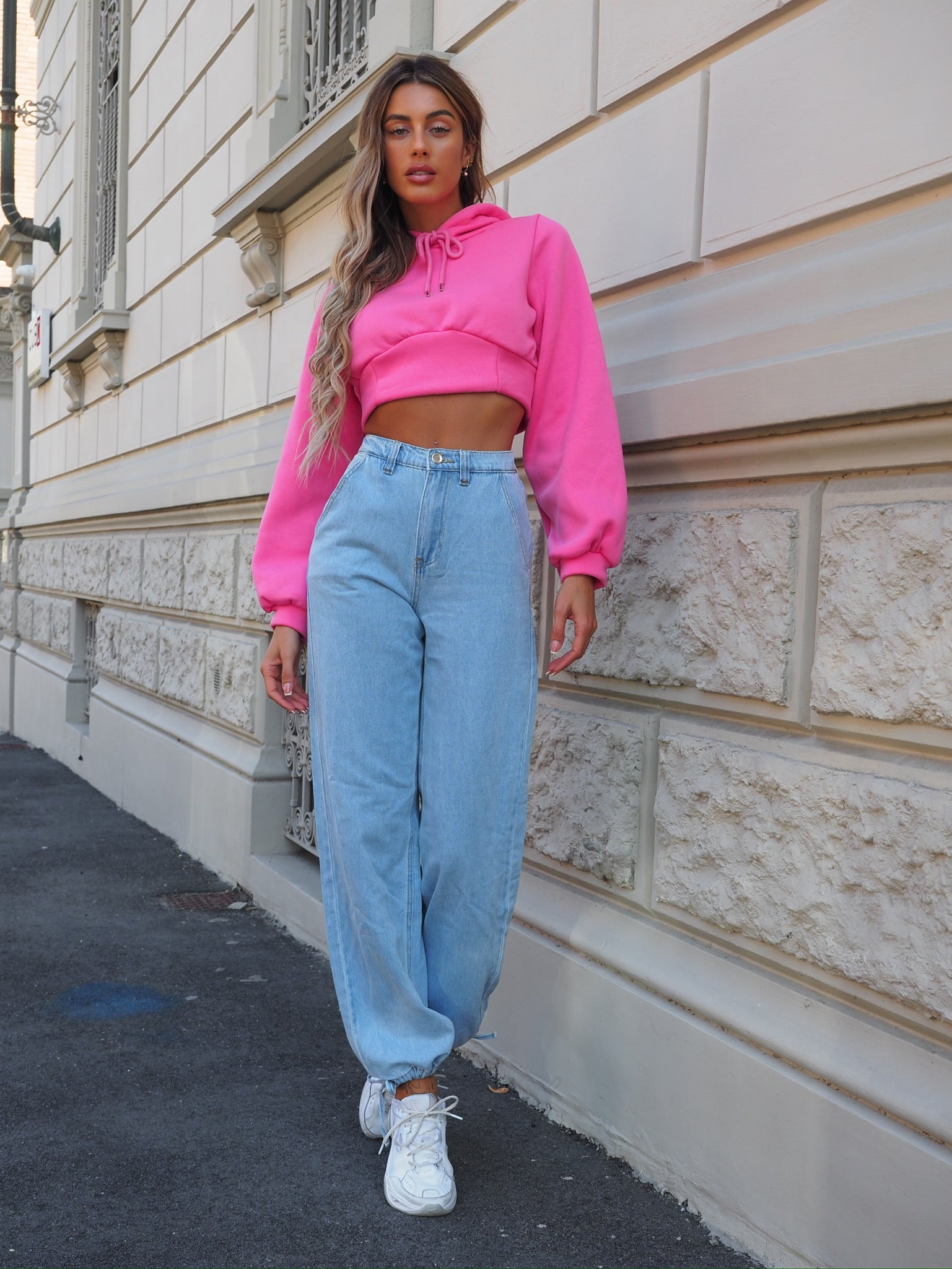 Felpa crop rosa barbie con lacci - R.a. Boutique 