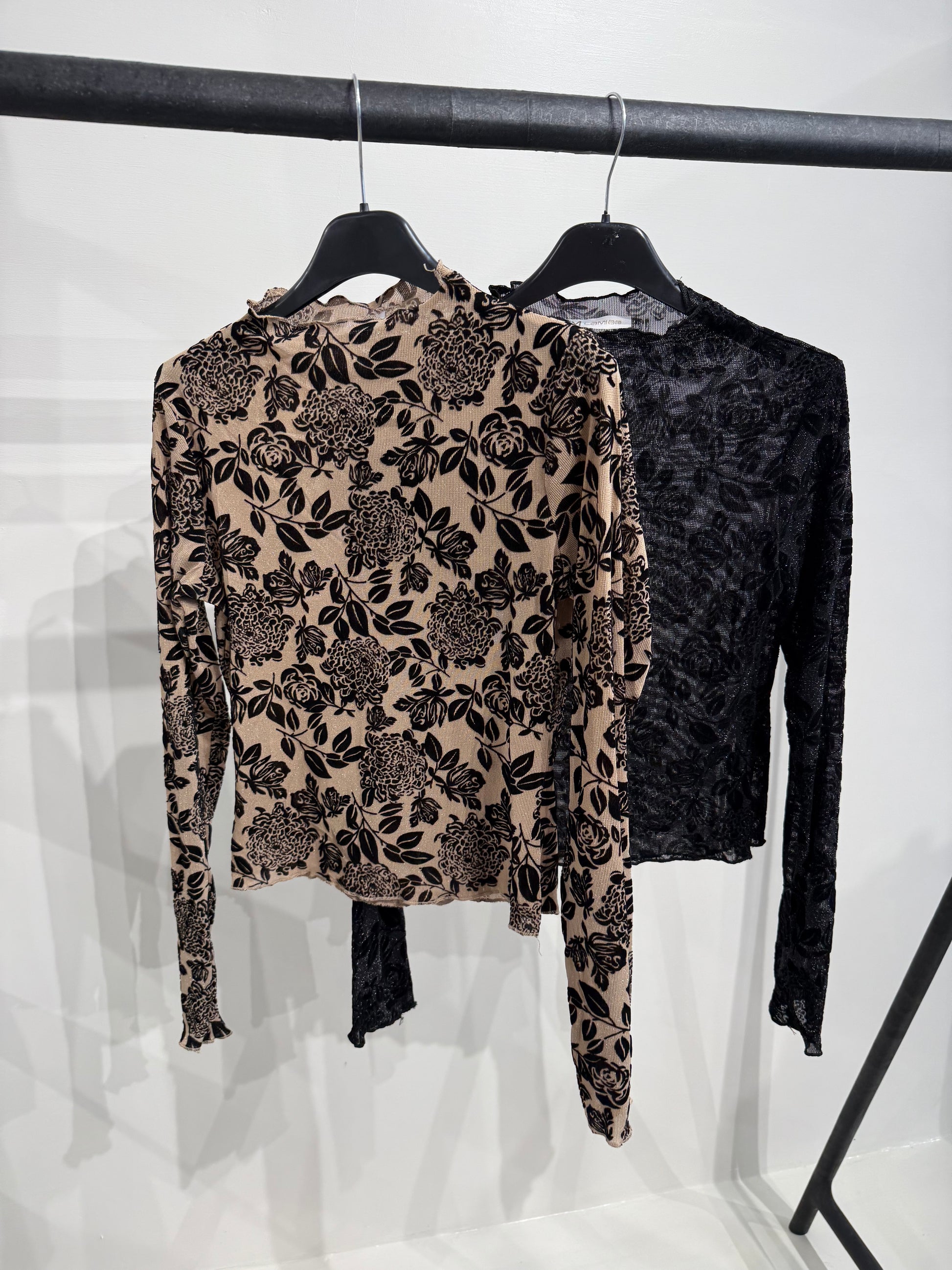 Maglia con ricamo fiori - R.a. Boutique