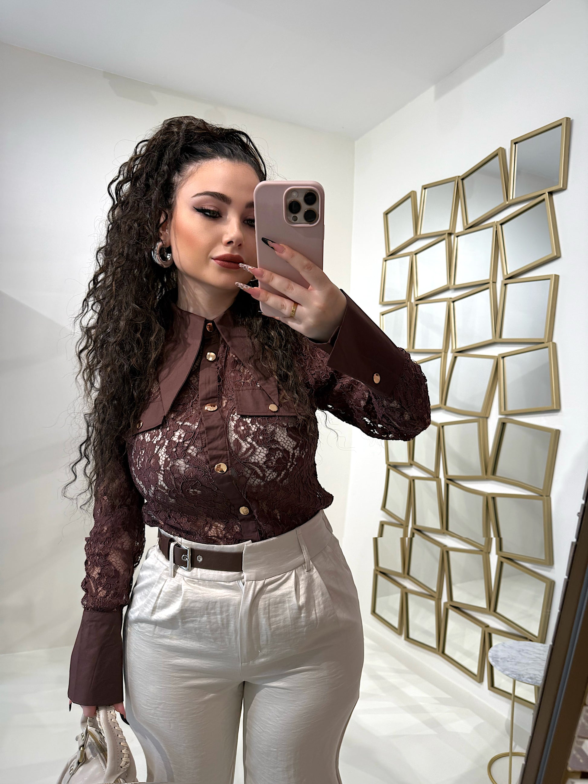 Camicetta in pizzo con bottoni oro - R.a. Boutique