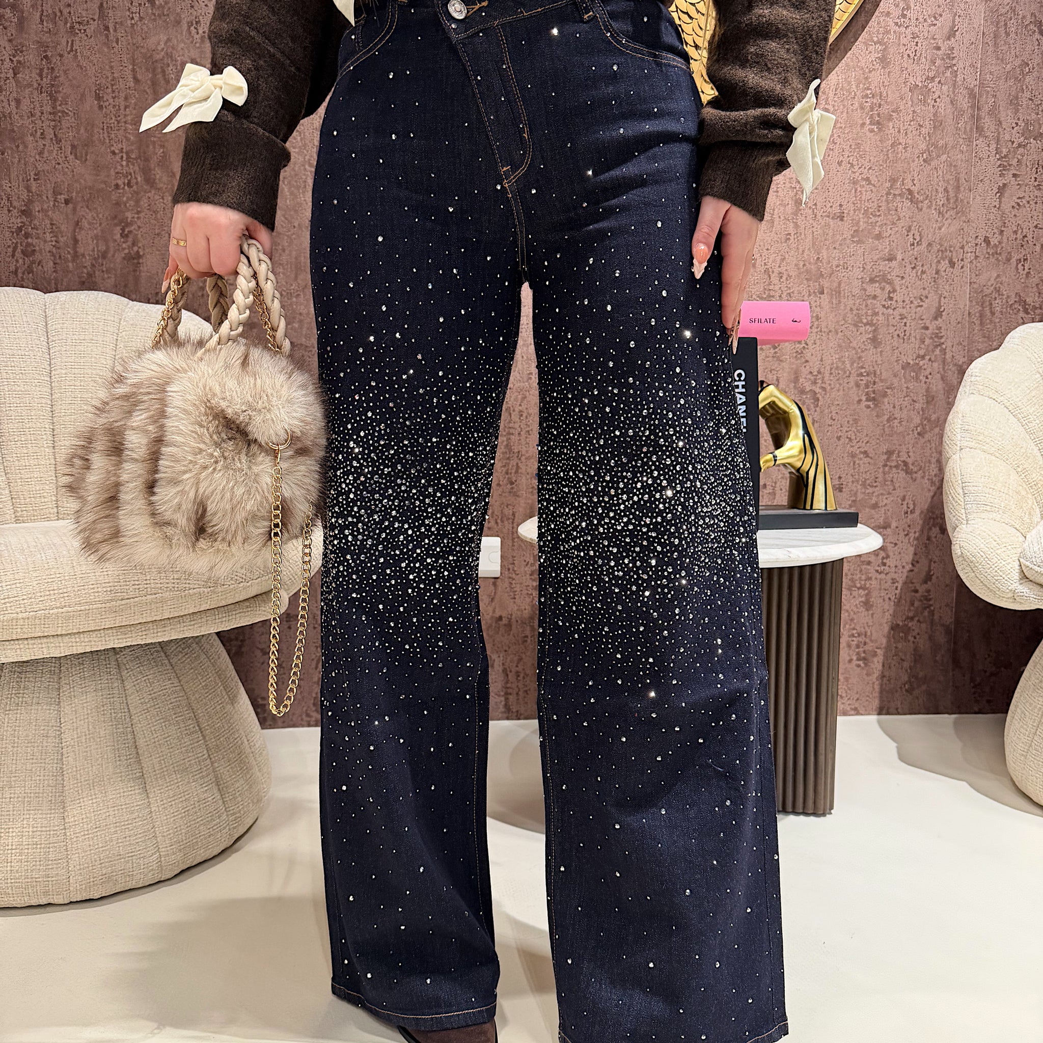 Jeans a Vita Asimmetrica Twist Up con brillantini