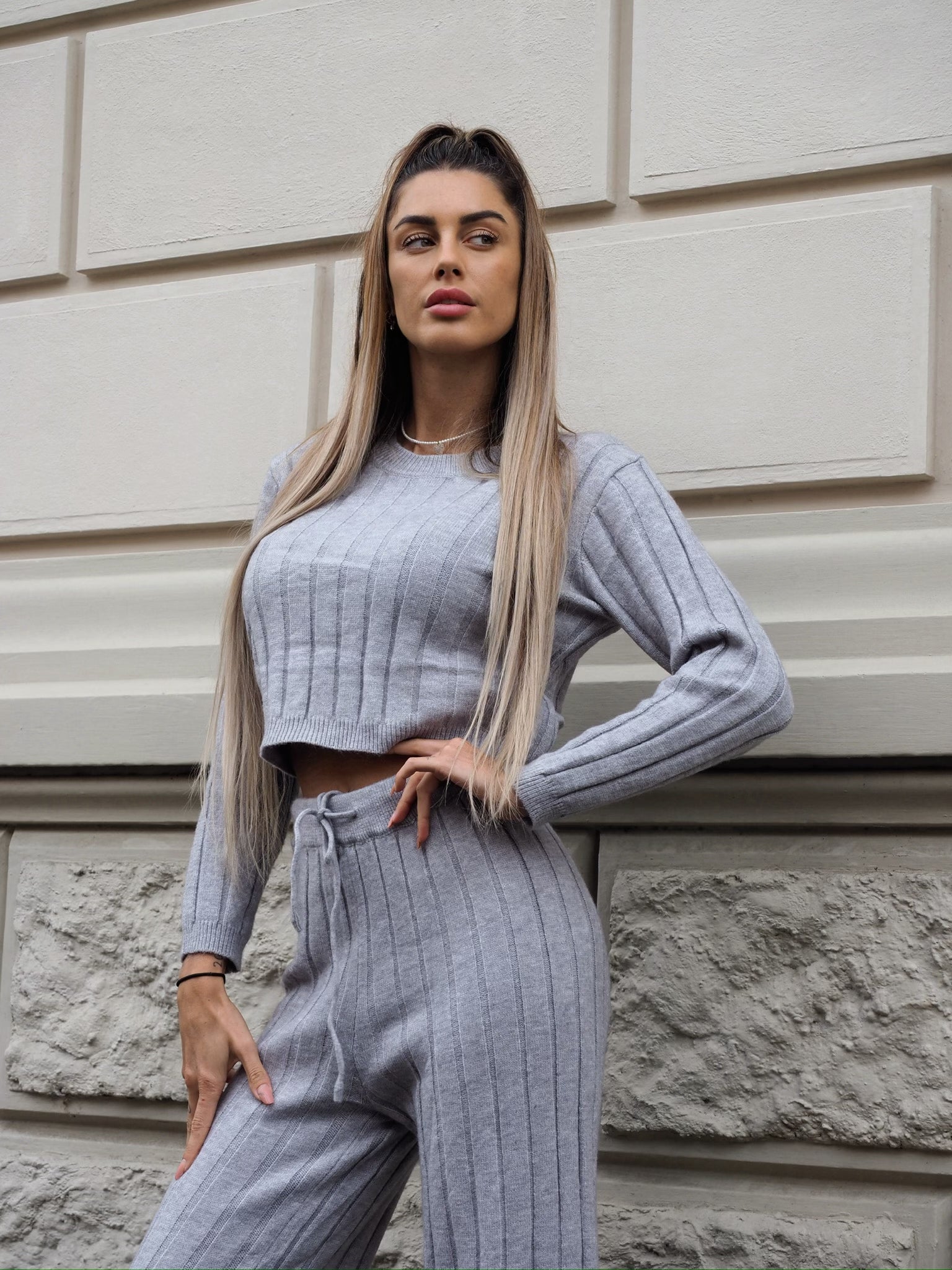 Completo maglia e pantalone grigio a righe - R.a. Boutique 