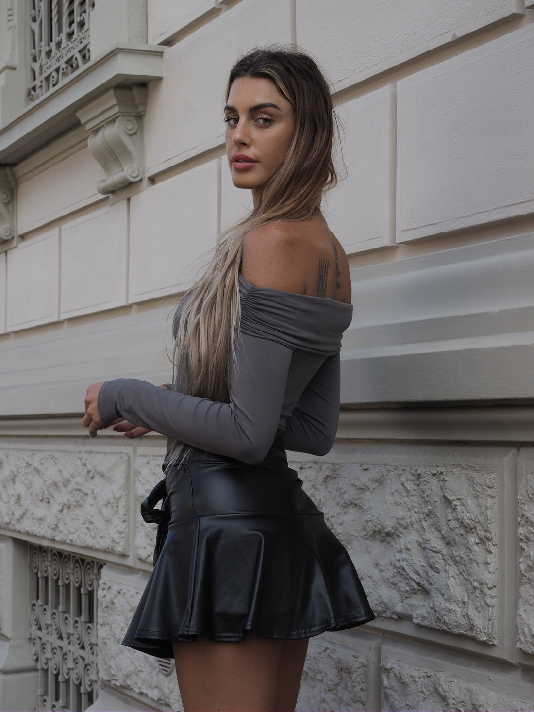 Body grigio scollo a barca - R.a. Boutique 