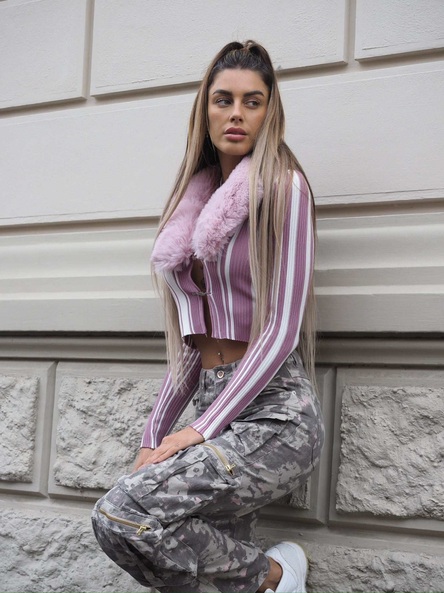 Maglione con pelliccia rosa - R.a. Boutique 