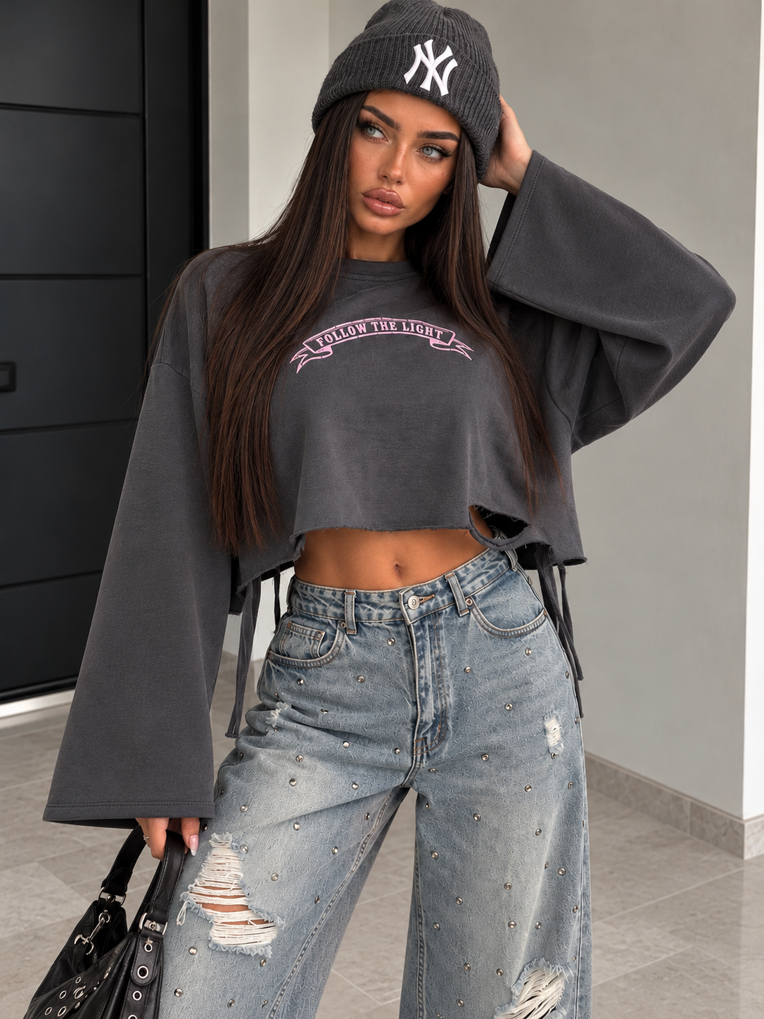 Felpa Crop Grigia con Stampa Rosa e Lacci Laterali - R.a. Boutique