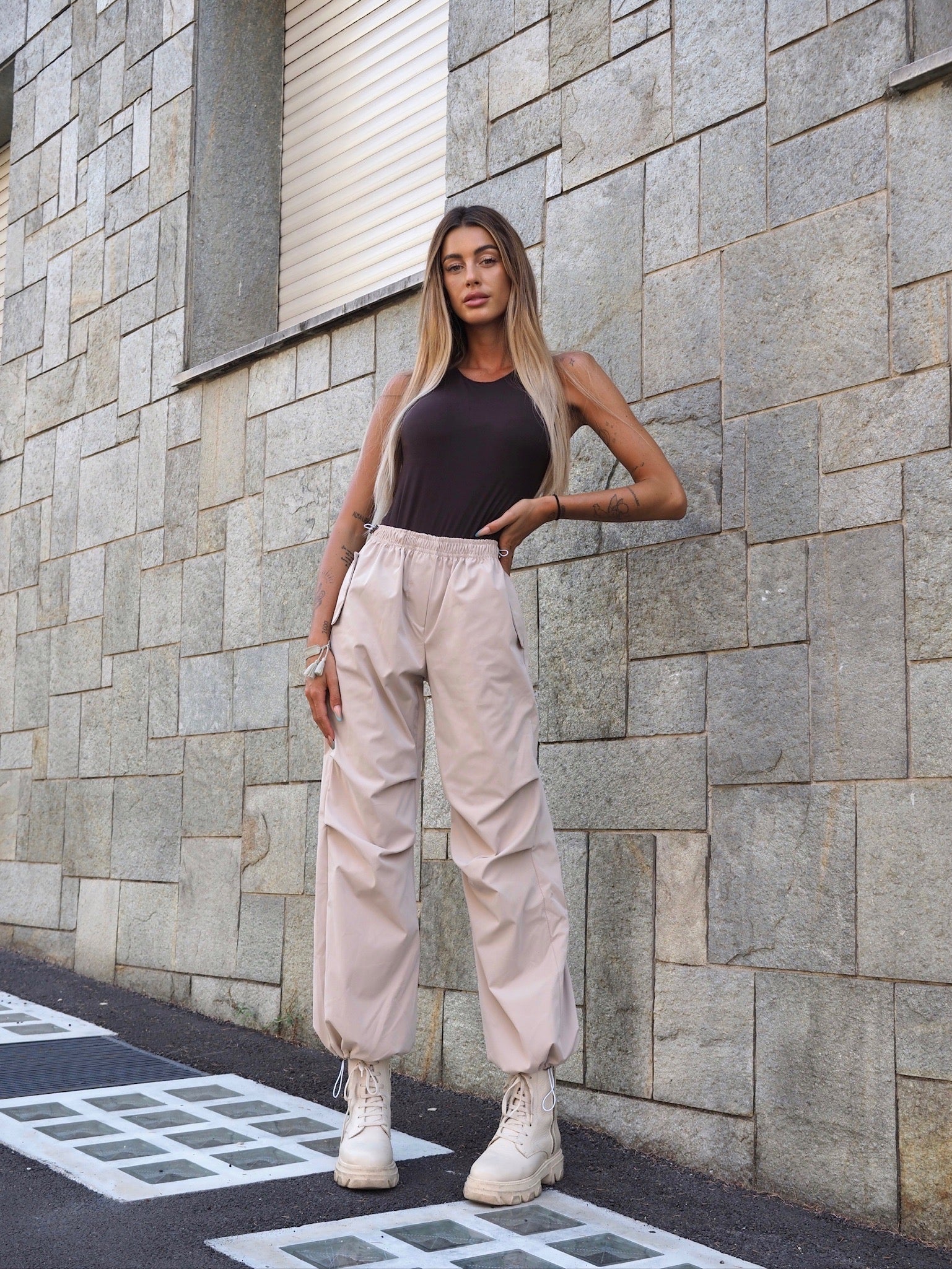 Pantalone beige cargo - R.a. Boutique 