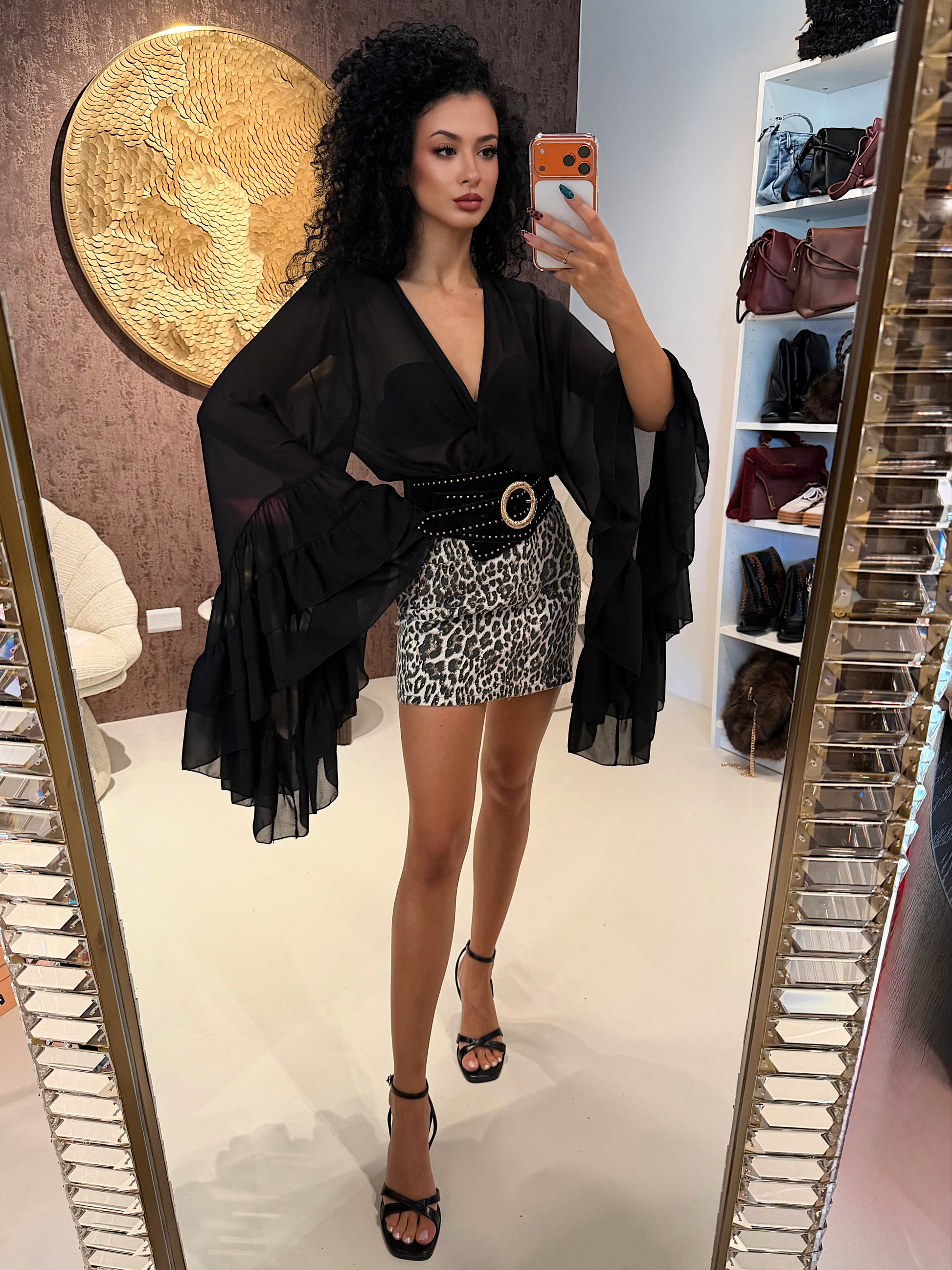 Blusa Nera Elegante con Maniche a Rouches - R.a. Boutique