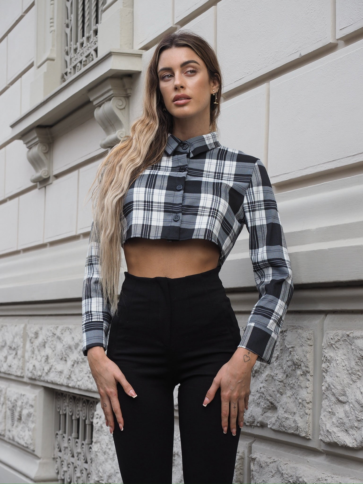 Camicia crop a quadri bianco nero grandi - R.a. Boutique 