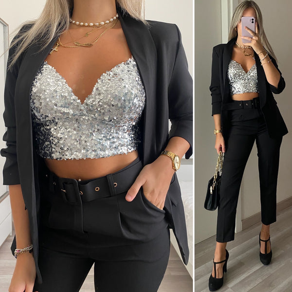 Set aus schwarzer Jacke und Hose
