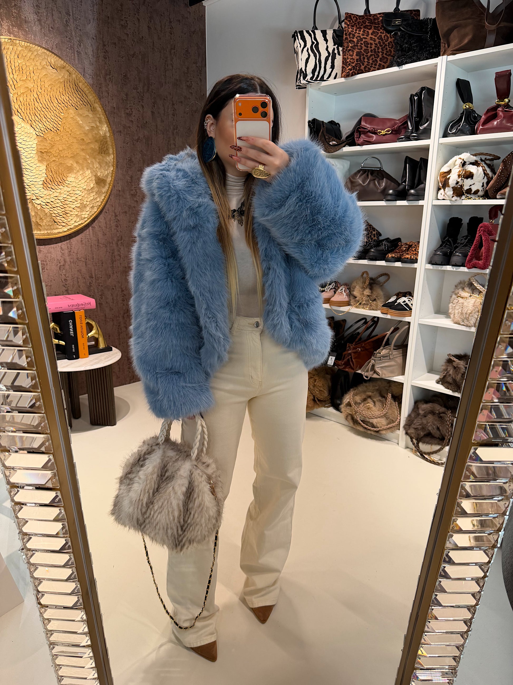 Giacca in Eco-Pelliccia con cappuccio - R.a. Boutique