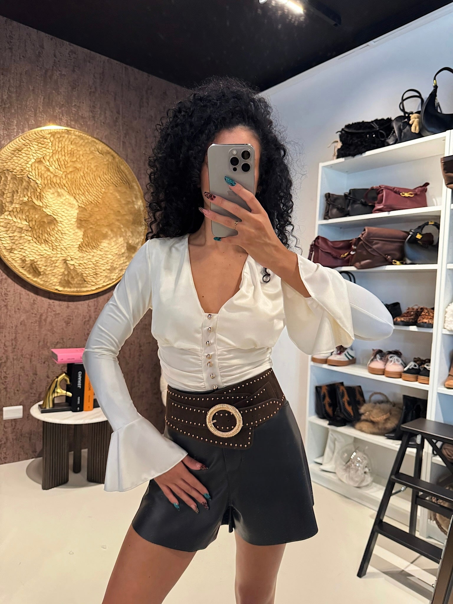 Body con bottoni oro e manica voilant - R.a. Boutique