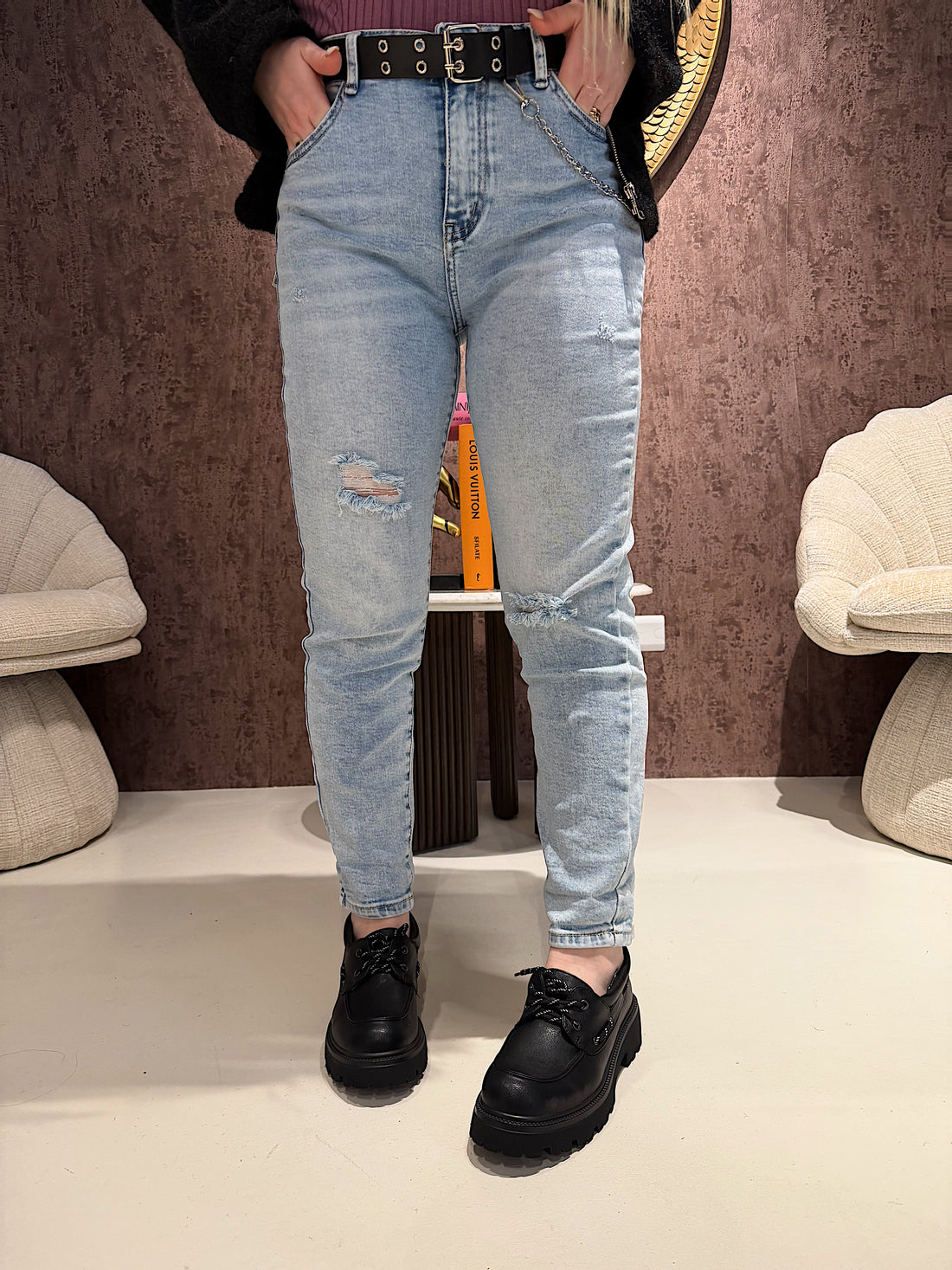 Jeans aderente con cintura e catenina - R.a. Boutique