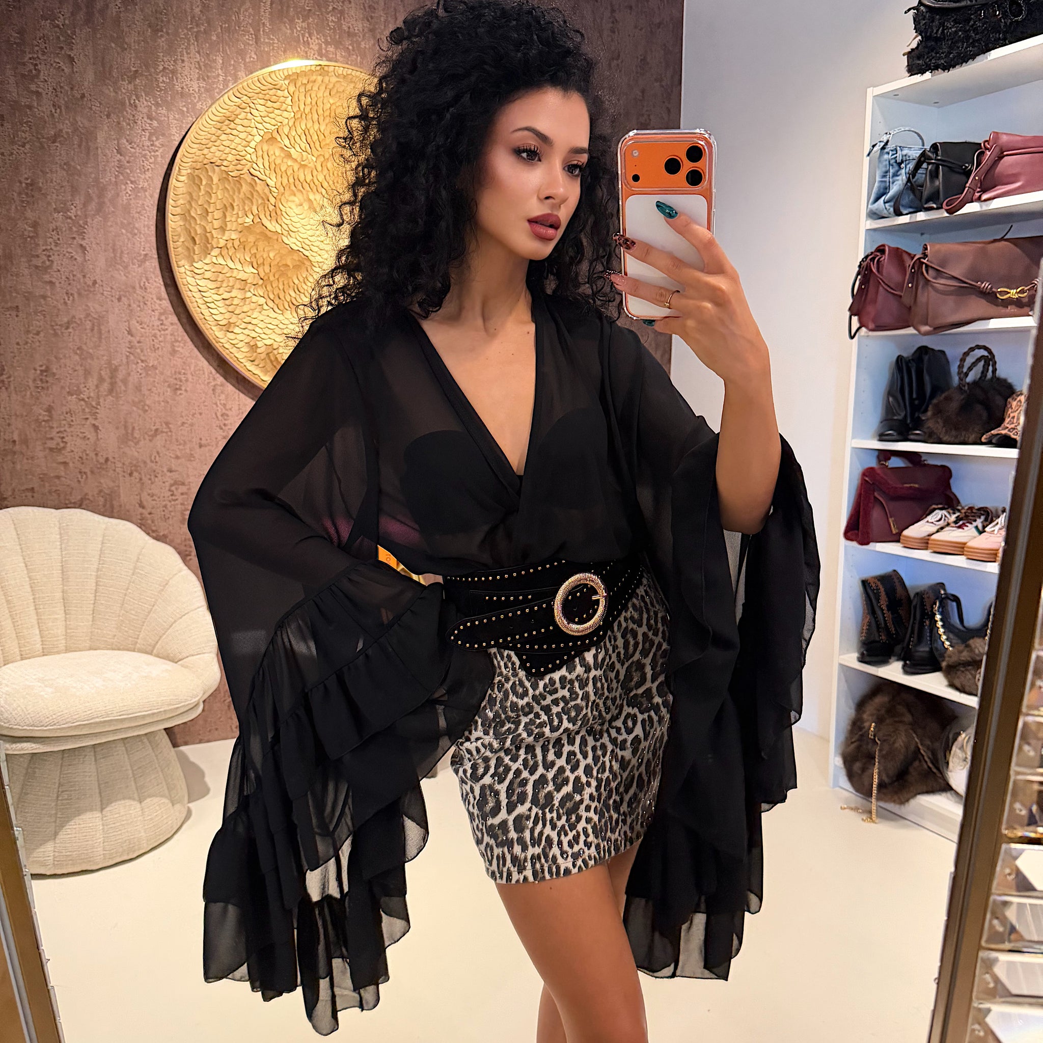 Blusa Nera Elegante con Maniche a Rouches - R.a. Boutique