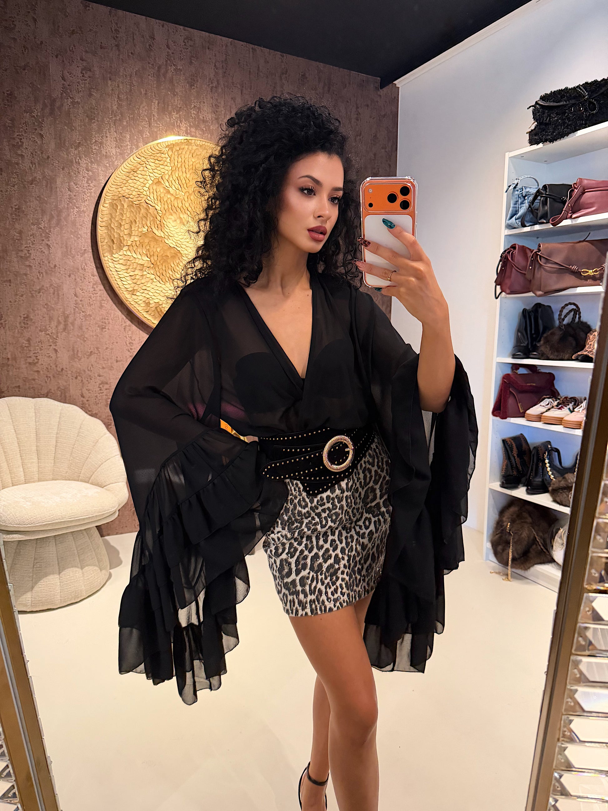 Blusa Nera Elegante con Maniche a Rouches - R.a. Boutique