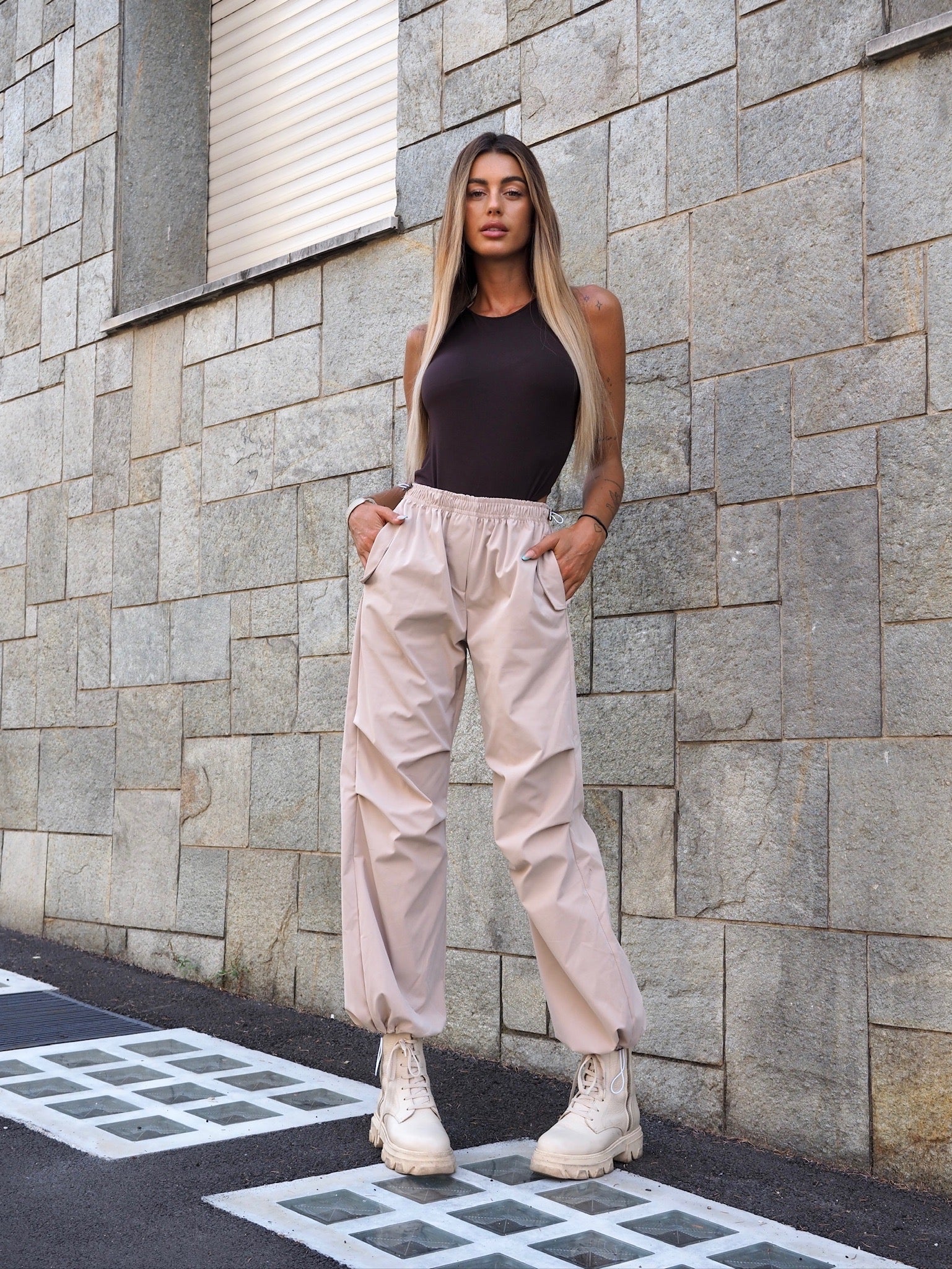 Pantalone beige cargo - R.a. Boutique 