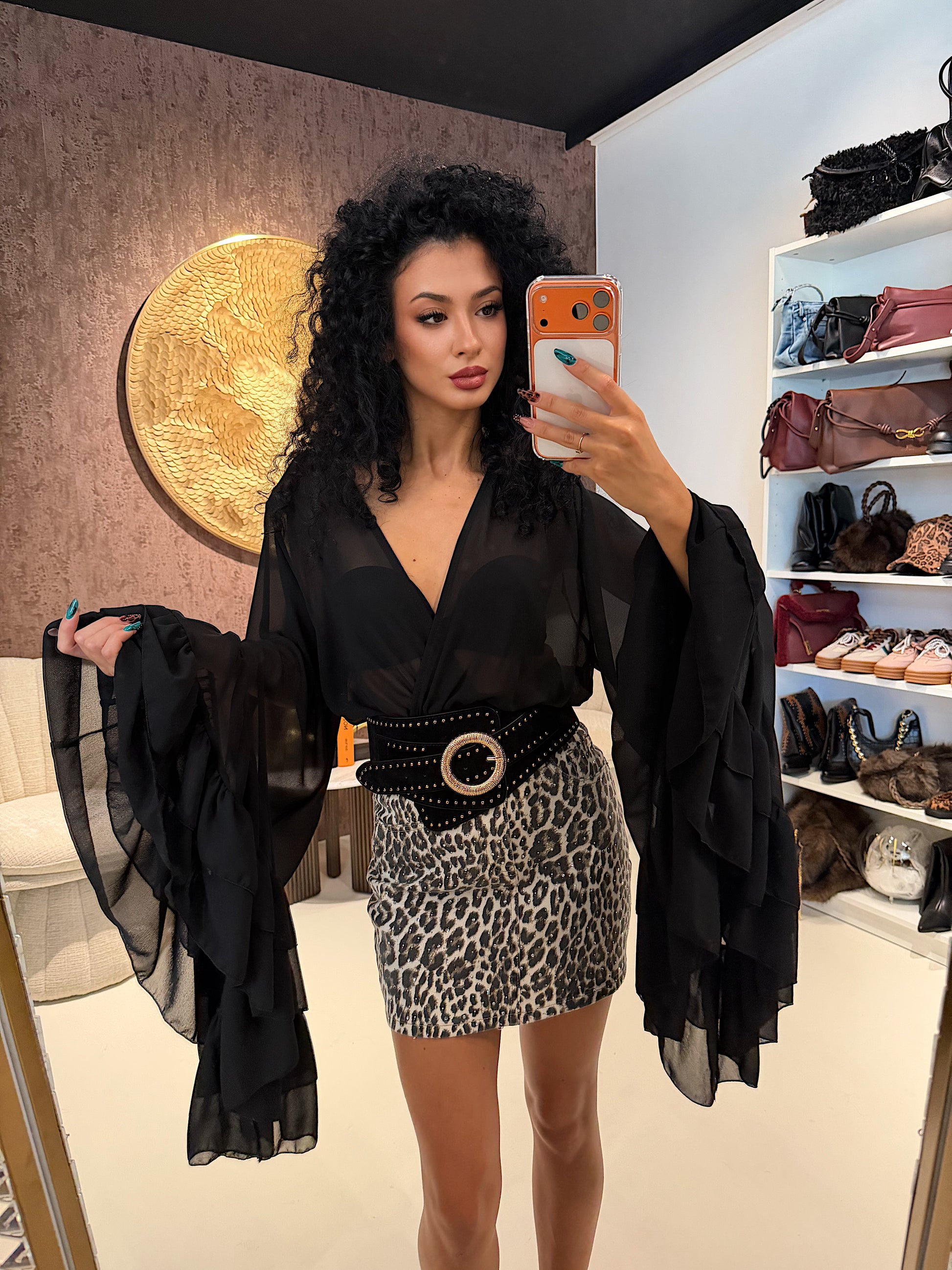 Blusa Nera Elegante con Maniche a Rouches - R.a. Boutique