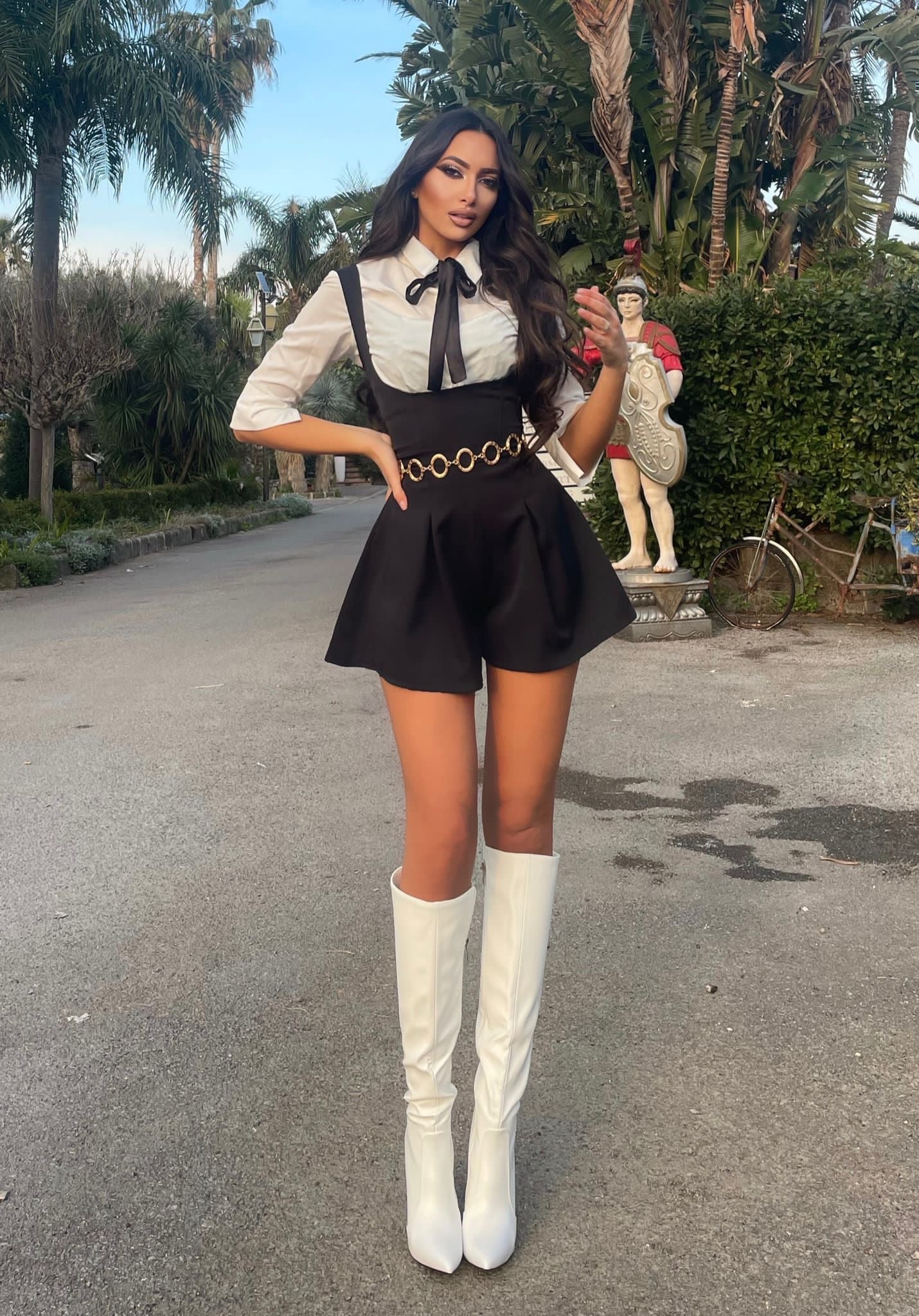 Salopette più camicia con fiocco nero - R.a. Boutique