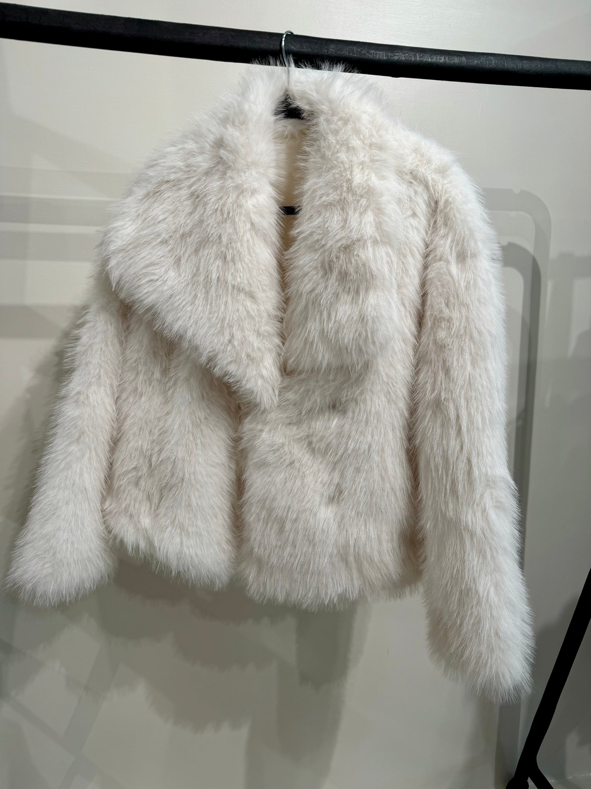 Giacca in Eco-Pelliccia Bianca - R.a. Boutique