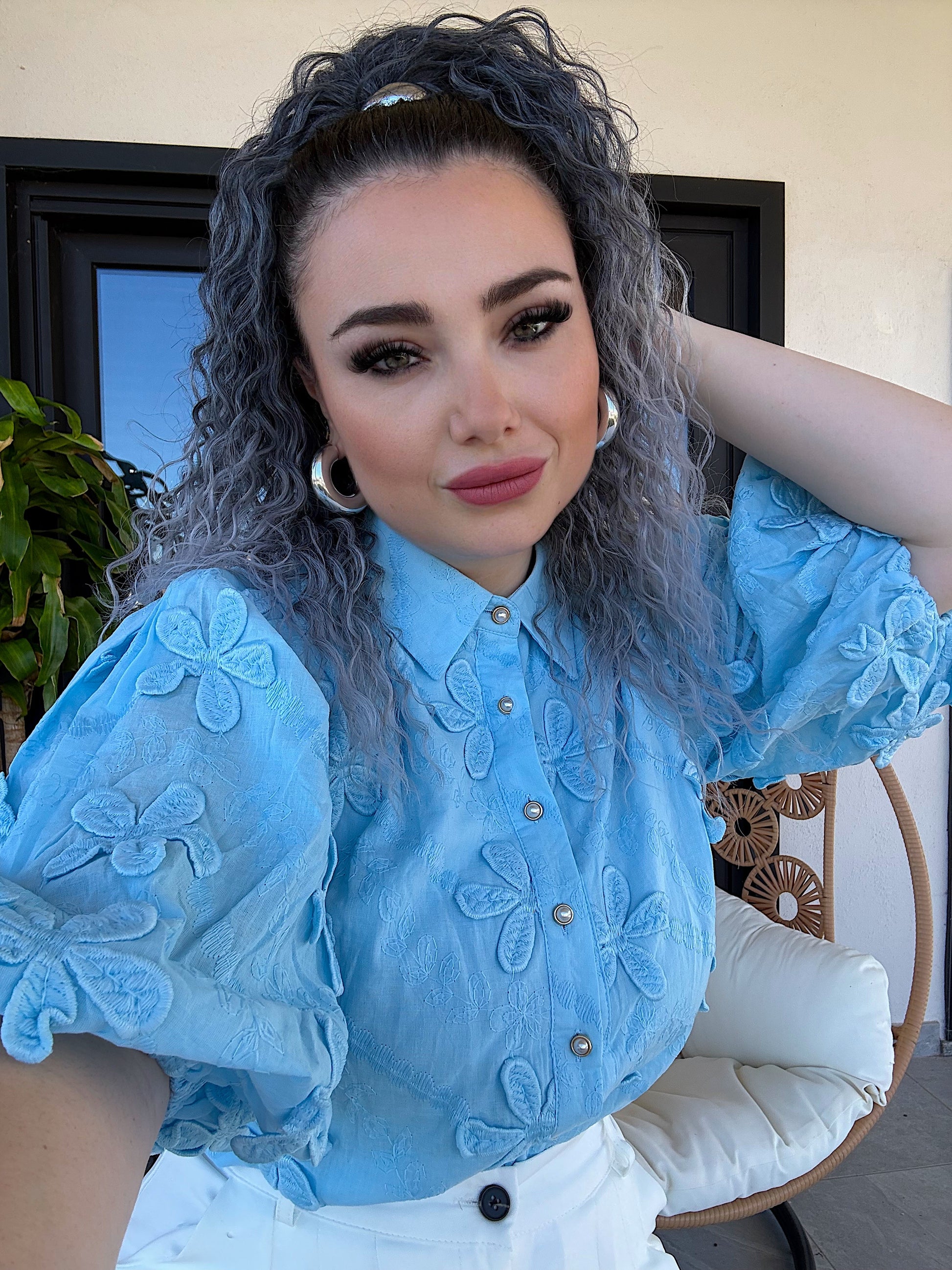 Camicia con fiori ricamati - R.a. Boutique