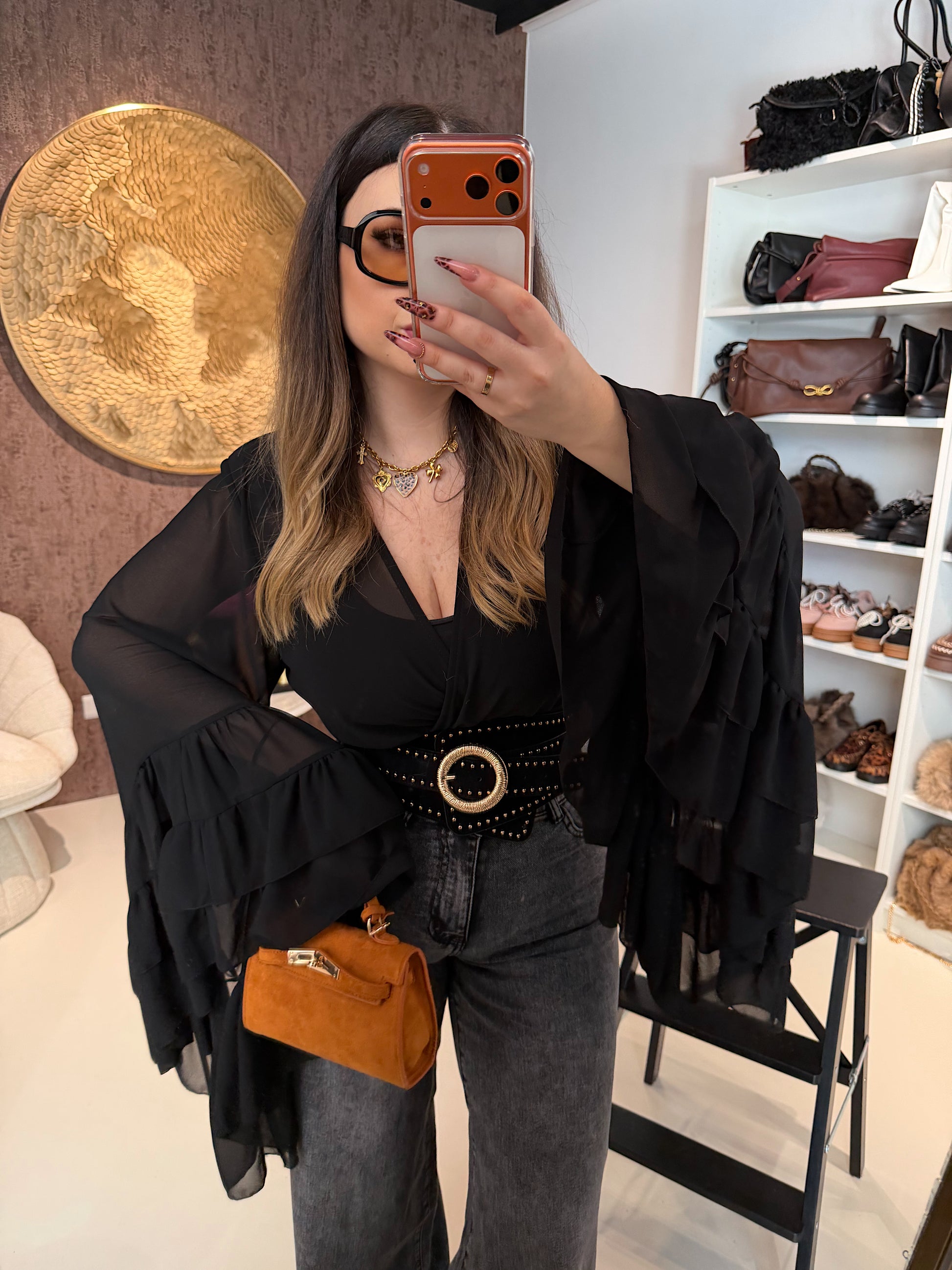 Blusa Nera Elegante con Maniche a Rouches - R.a. Boutique