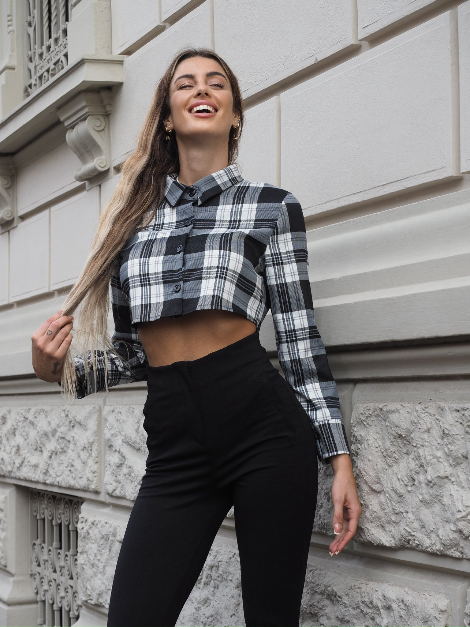 Camicia crop a quadri bianco nero grandi - R.a. Boutique 