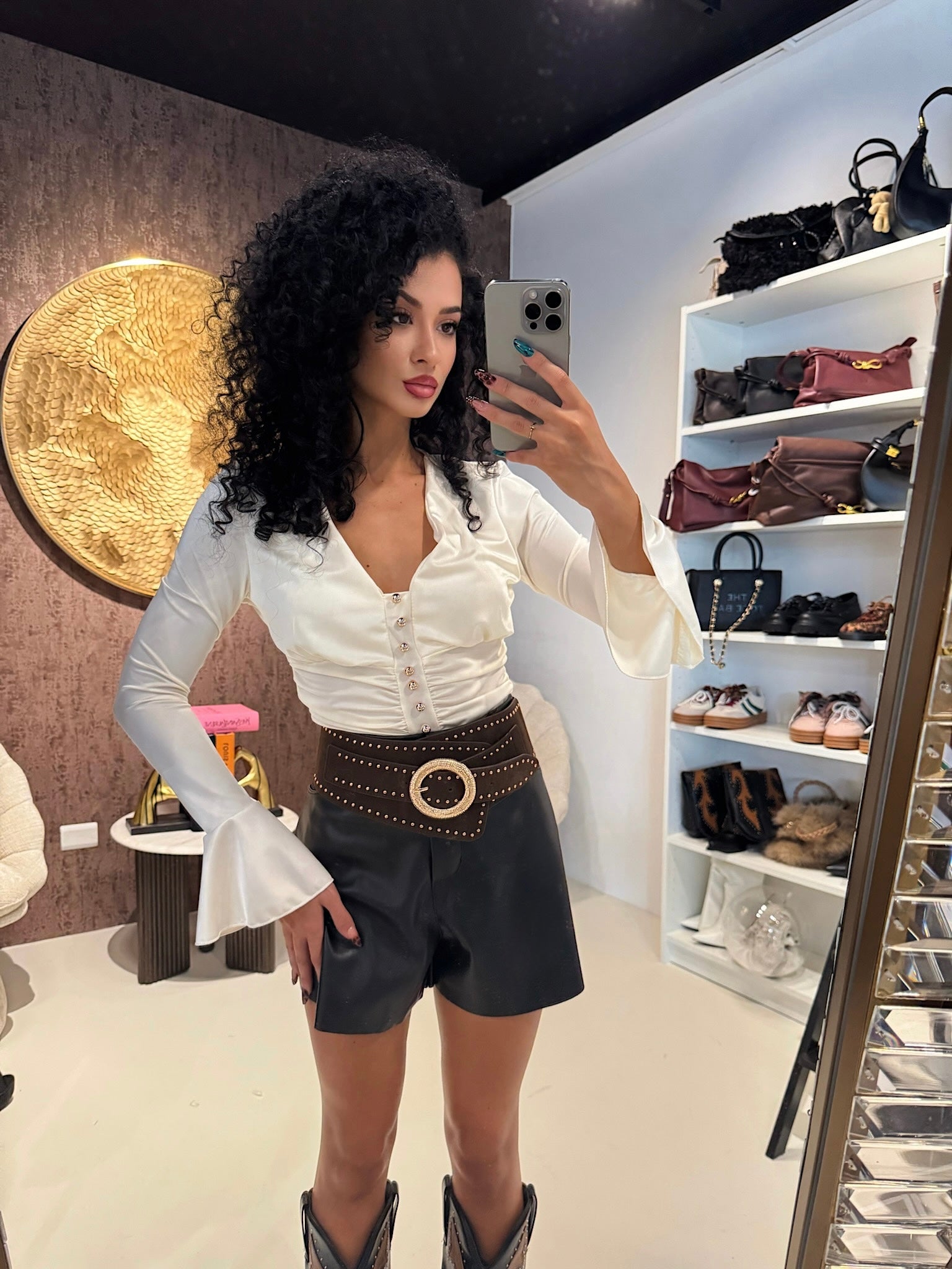 Body con bottoni oro e manica voilant - R.a. Boutique