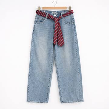 Jeans con cintura a cravatta