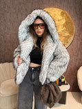 Pelliccia Ecologica con Dettaglio Nero – Oversize Glam - R.a. Boutique