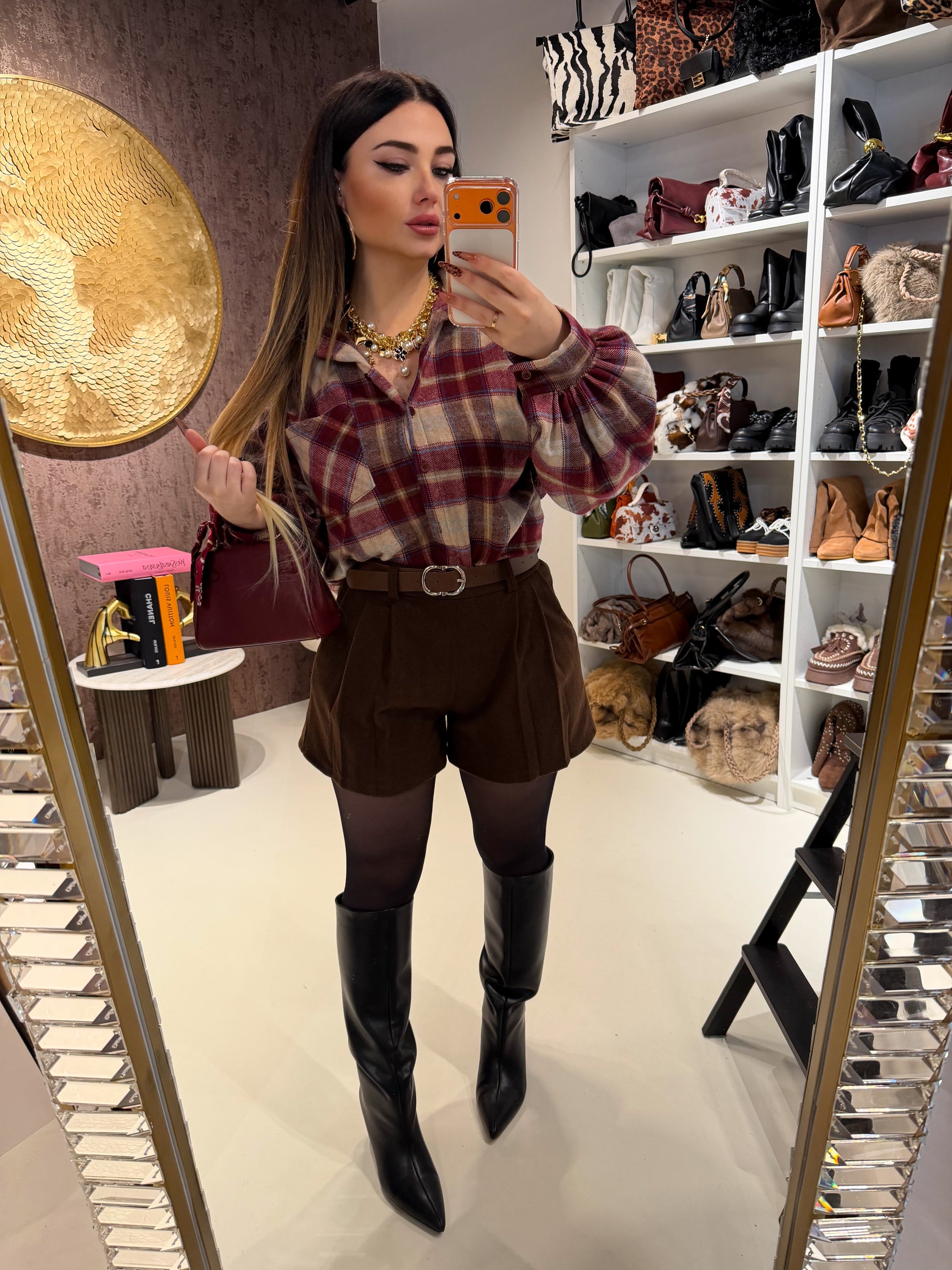 Short choco in panno con cintura - R.a. Boutique