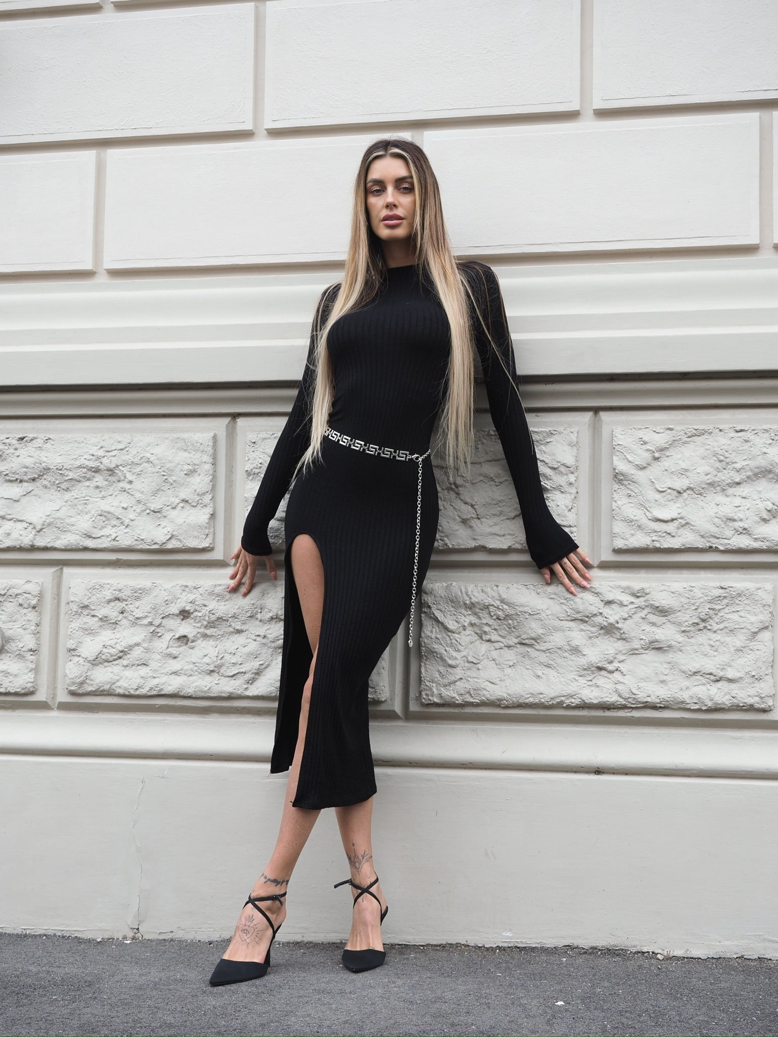 Abito nero a costine con spacco - R.a. Boutique 