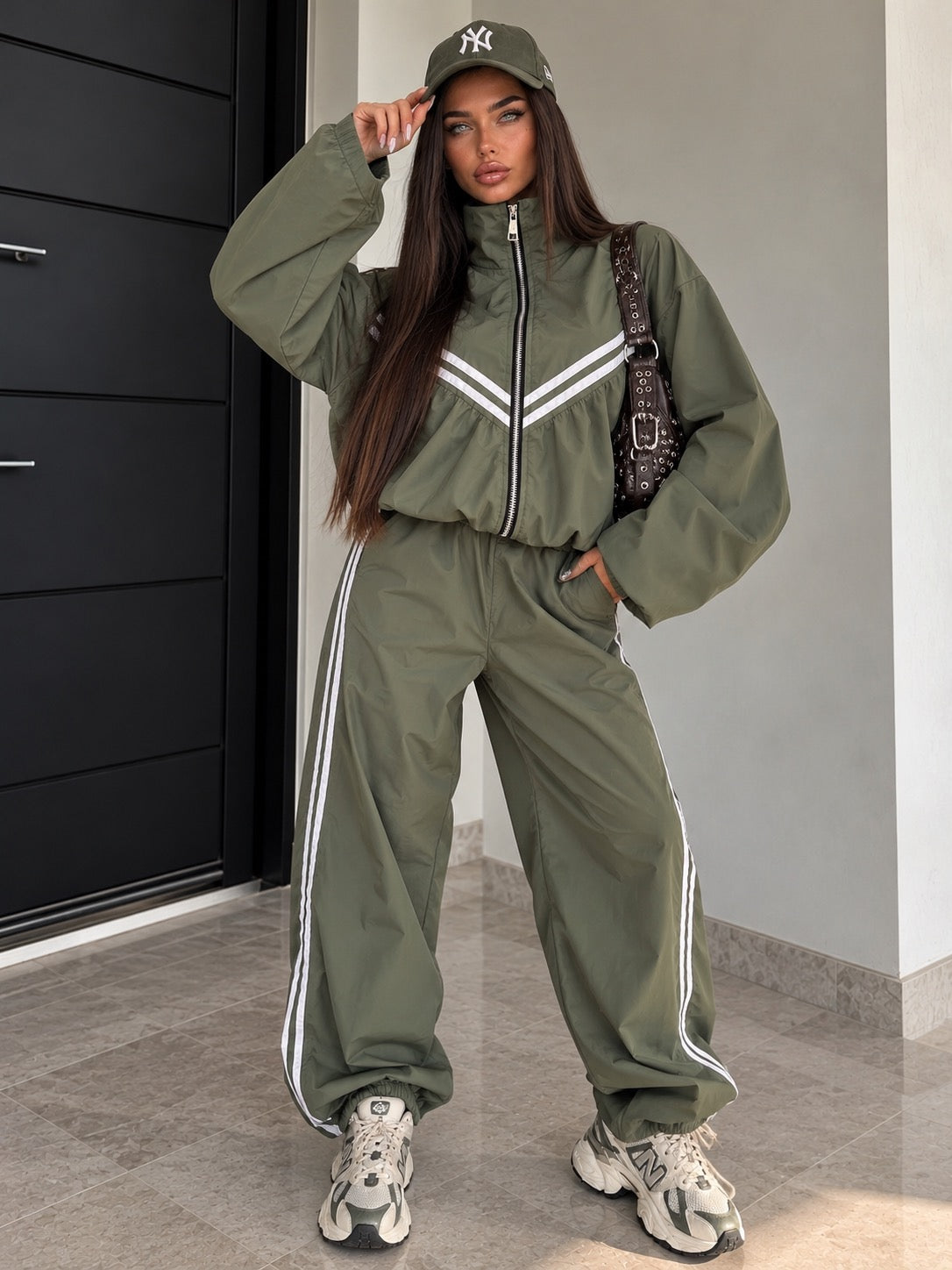 Completo Sporty Stripe con Zip e Pantalone – Verde Militare - R.a. Boutique