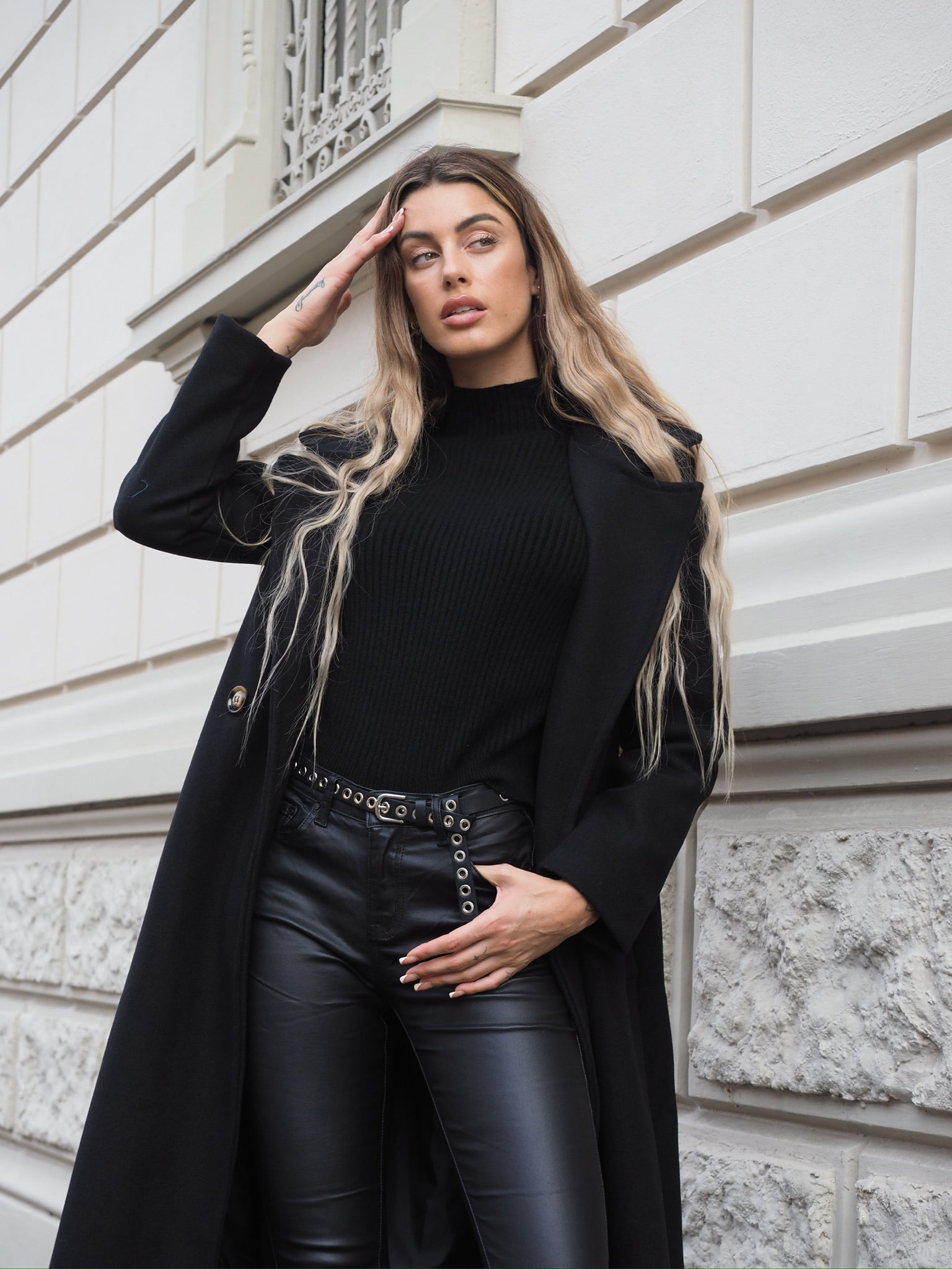 Cappotto nero con cintura - R.a. Boutique 