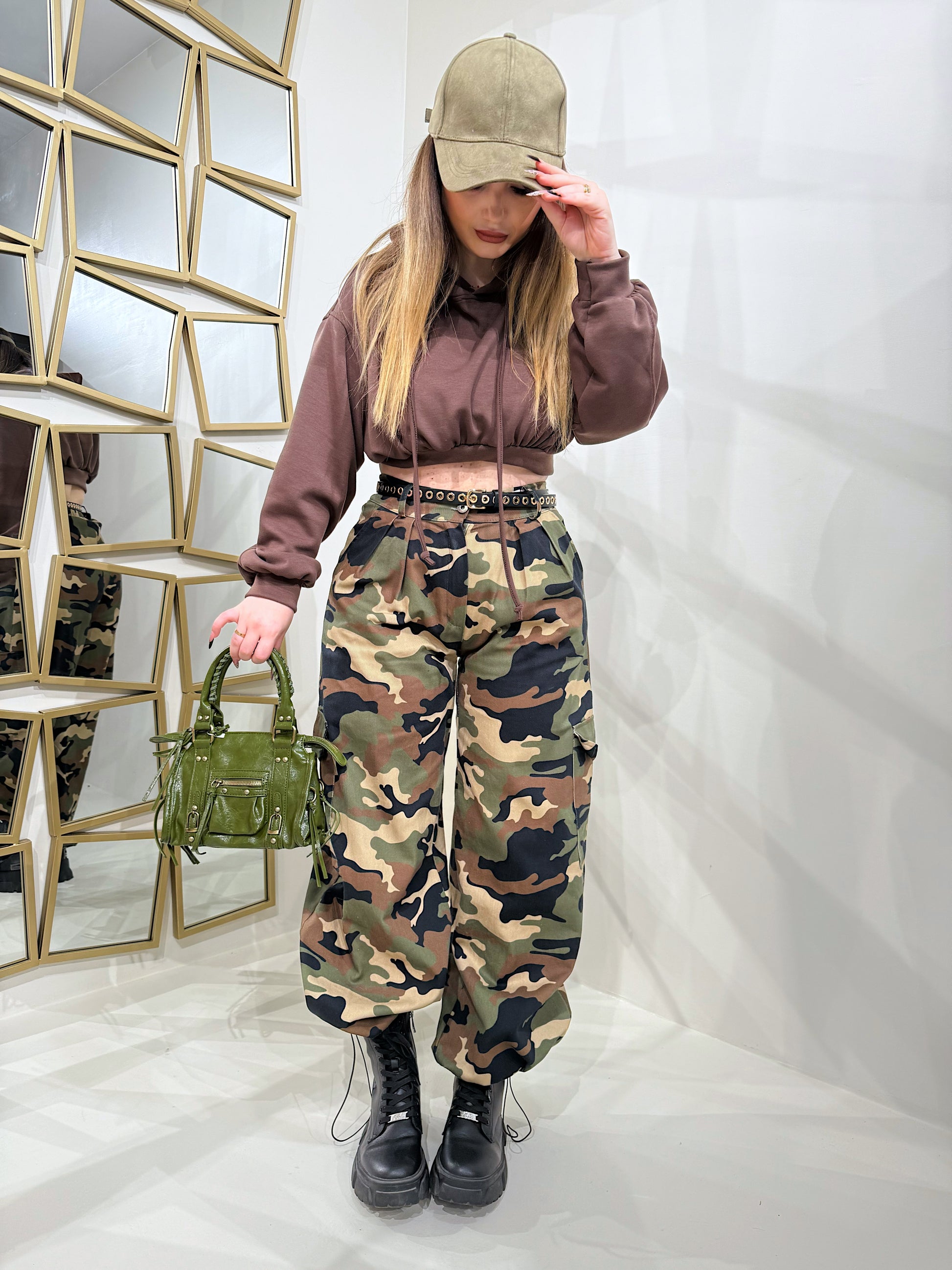 Cappello con visiera camoscio - R.a. Boutique