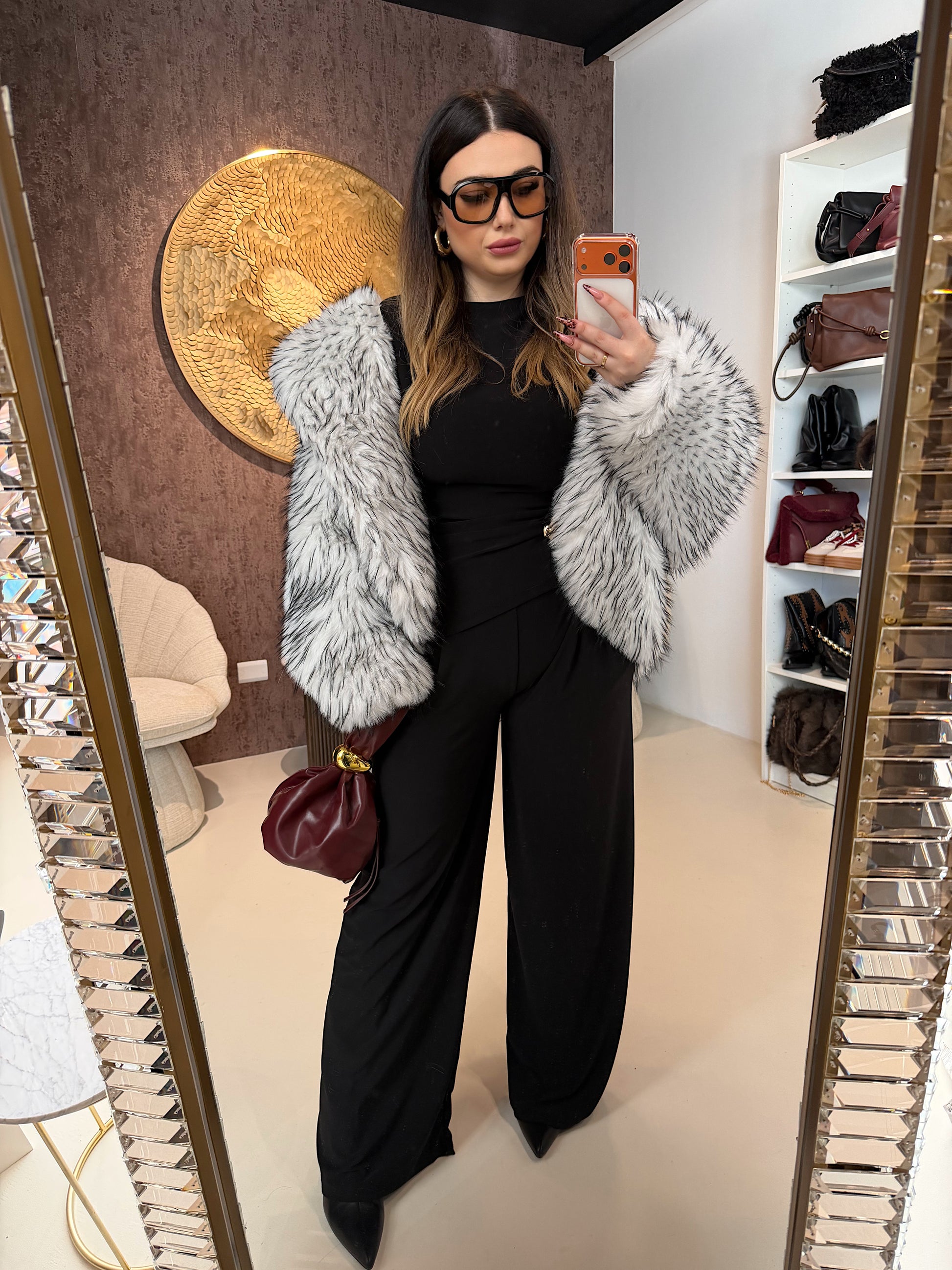 Completo due pezzi con dettaglio oro e spalline imbottite - R.a. Boutique