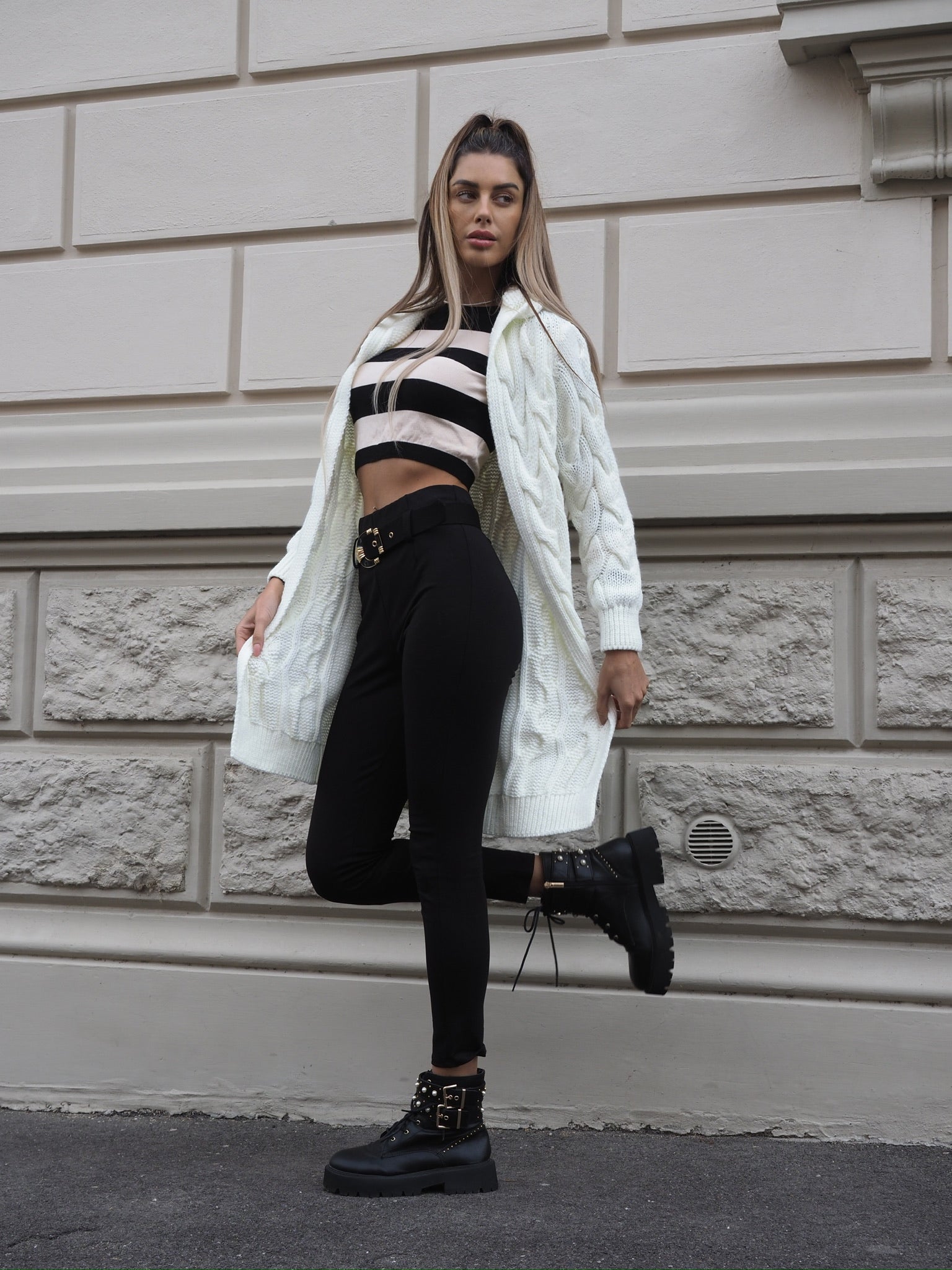 Pantalone nero con cintura oro - R.a. Boutique 