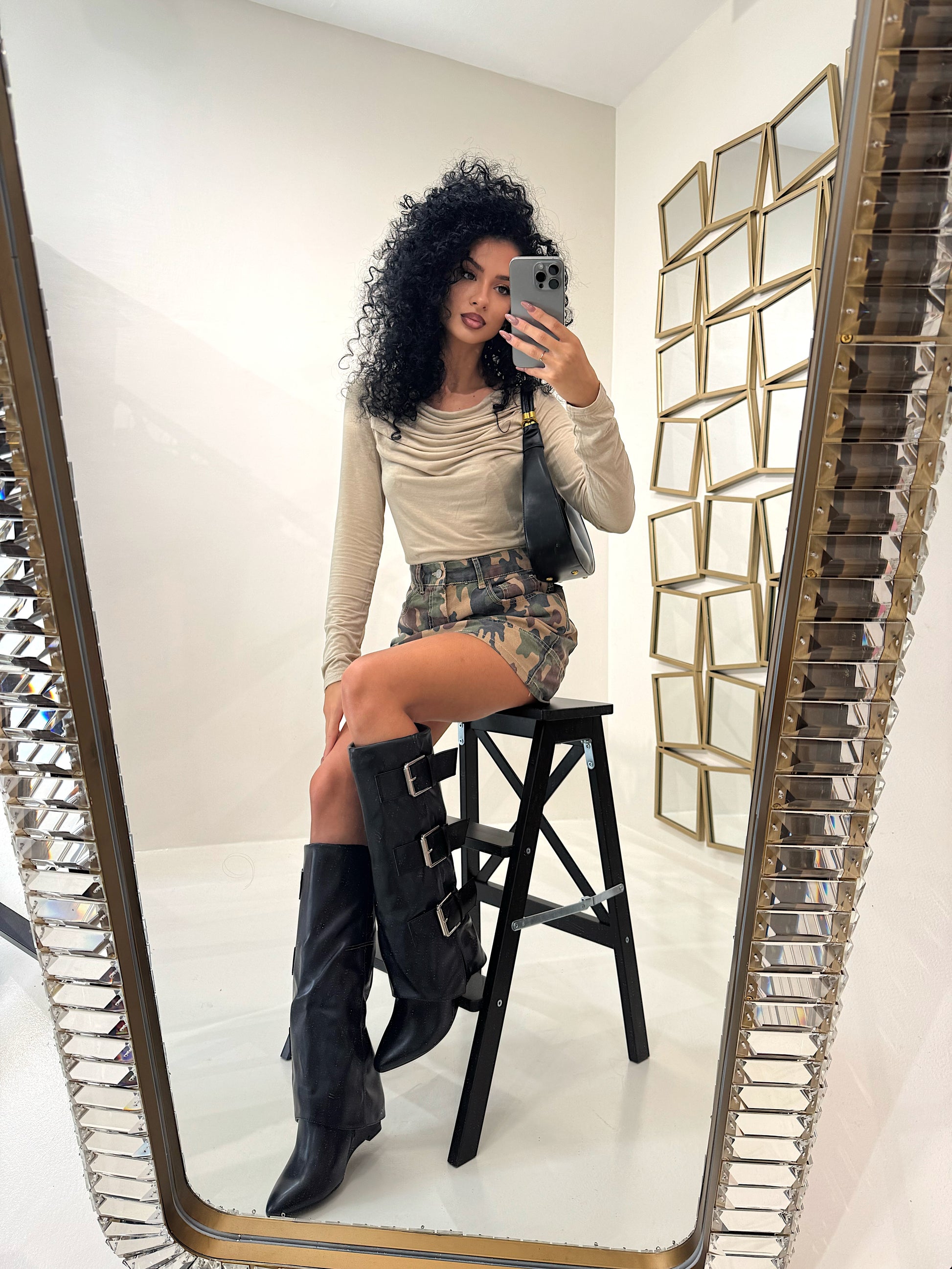 Maglia a maniche lunghe con scollo drappeggiato - R.a. Boutique