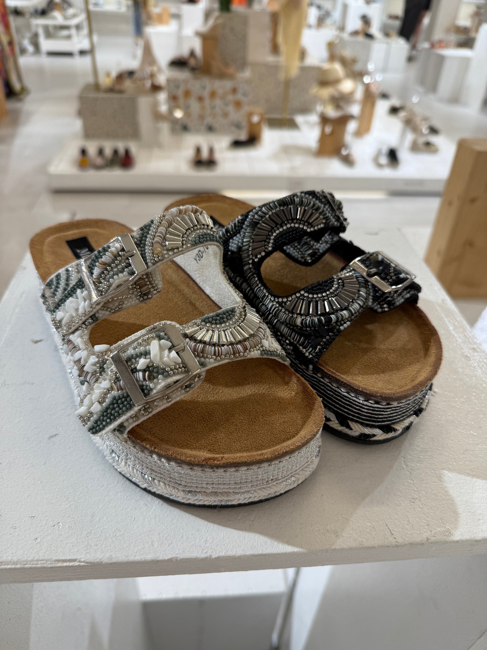 Ciabatte nere con strass - R.a. Boutique