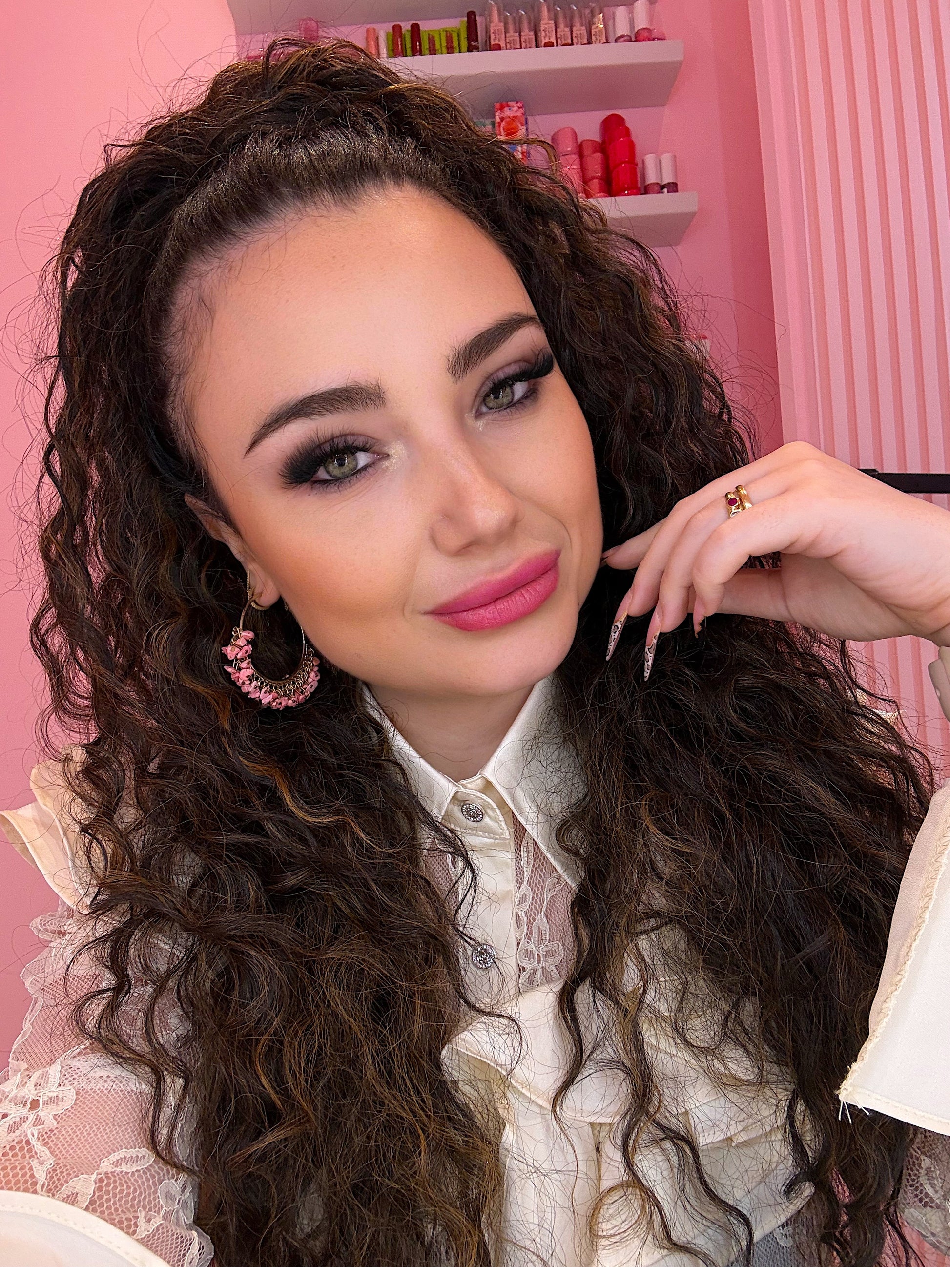 Orecchini a cerchio con perline rosa - R.a. Boutique