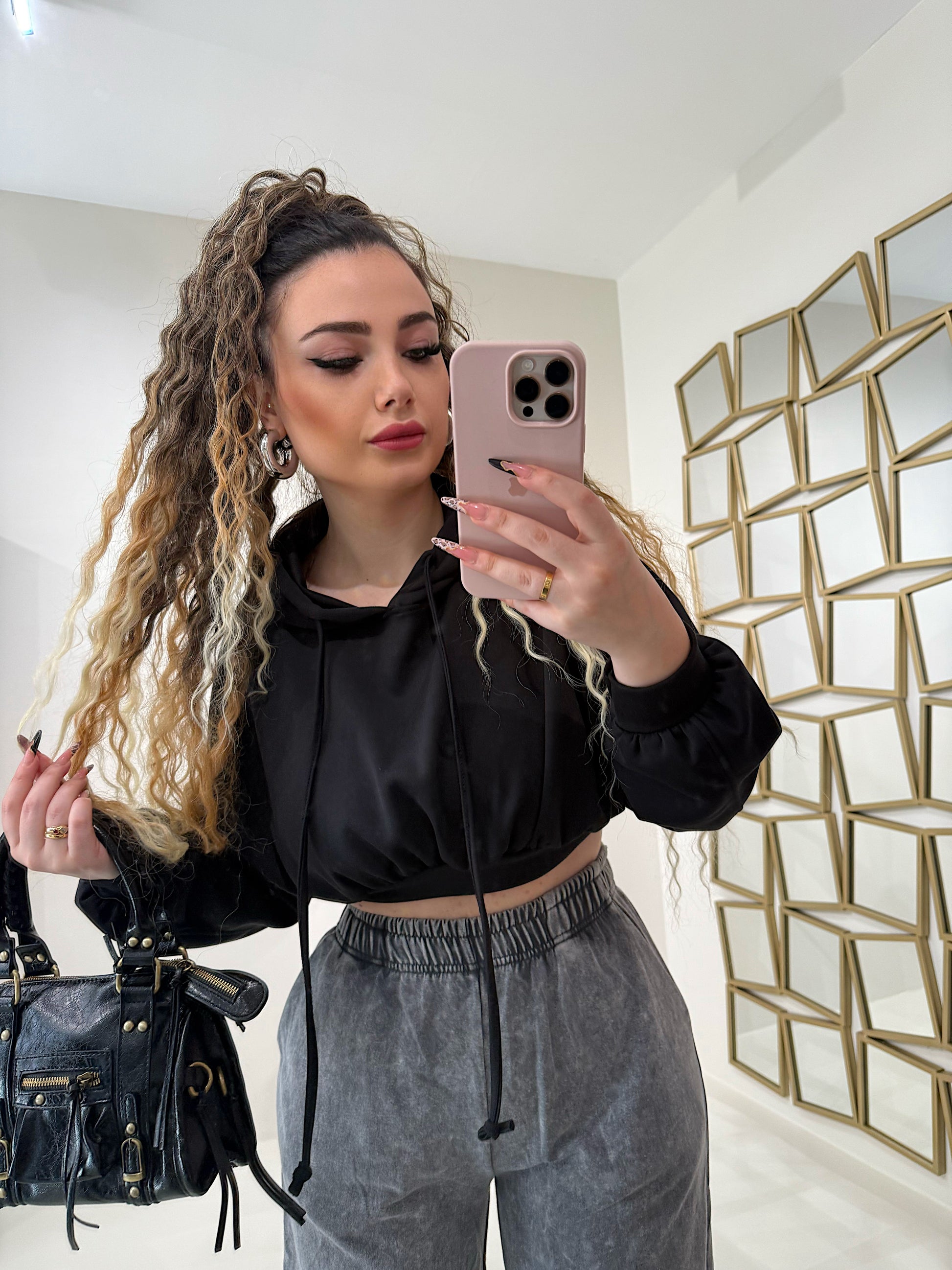 Felpa cropped con cappuccio - R.a. Boutique