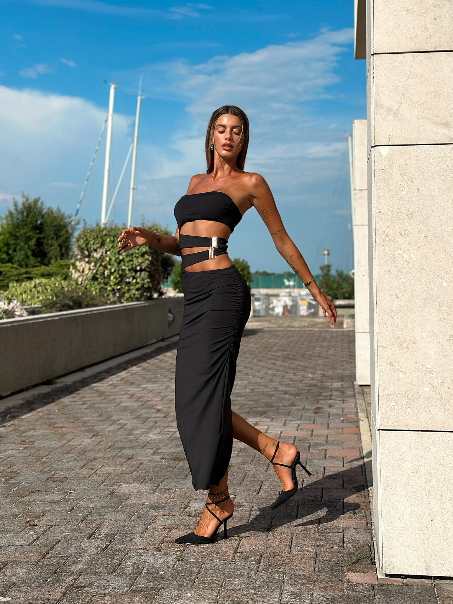 Abito nero con fibbia - R.a. Boutique 