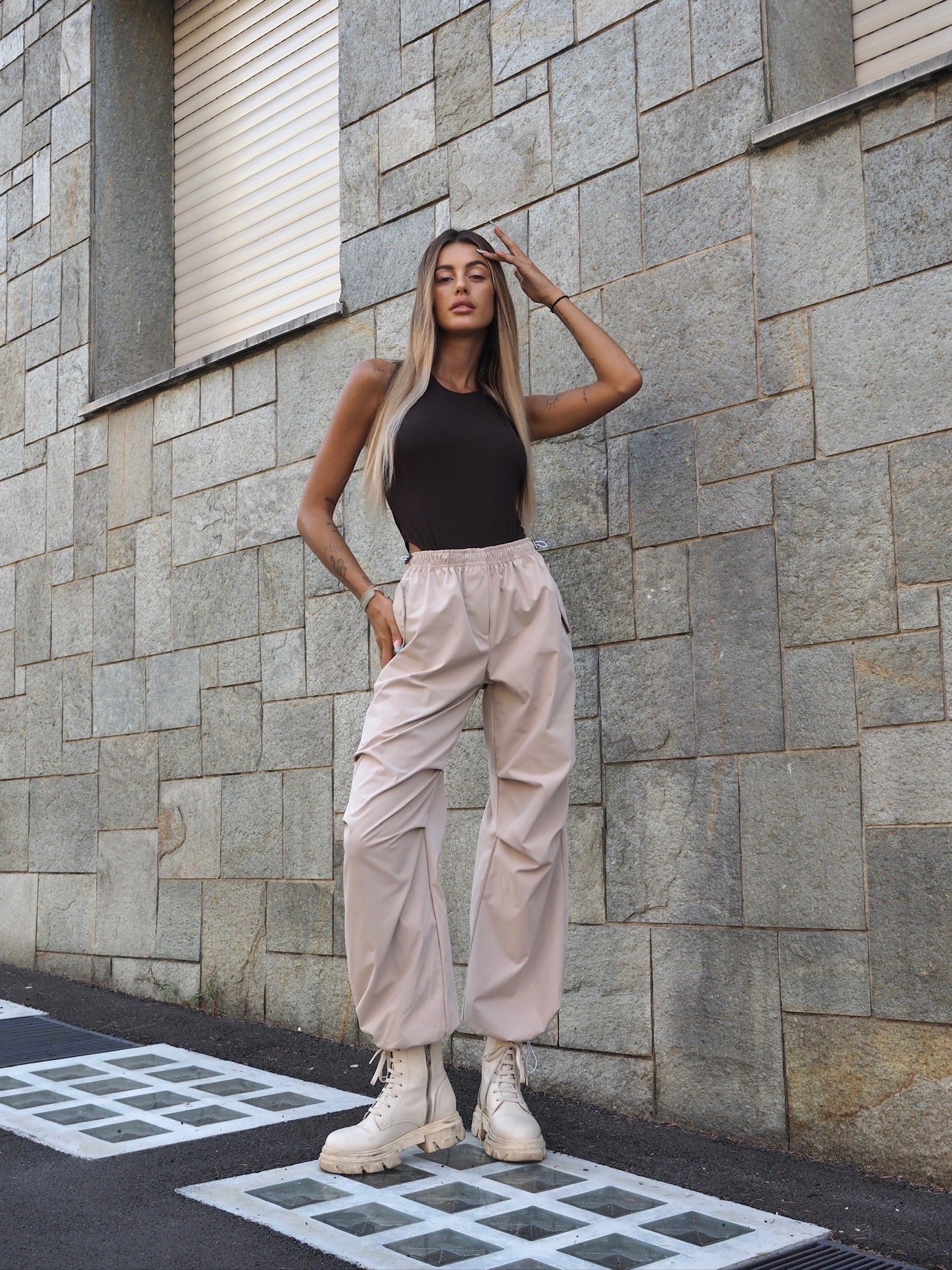 Pantalone beige cargo - R.a. Boutique 