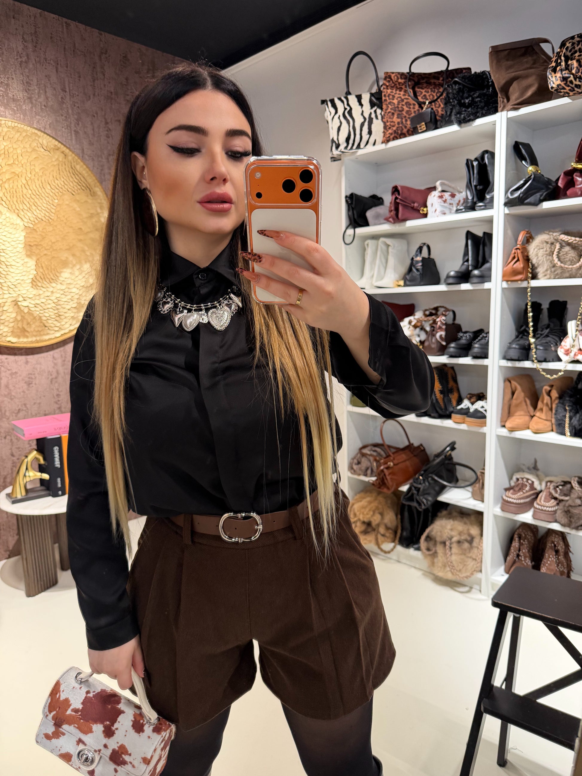 Short choco in panno con cintura - R.a. Boutique