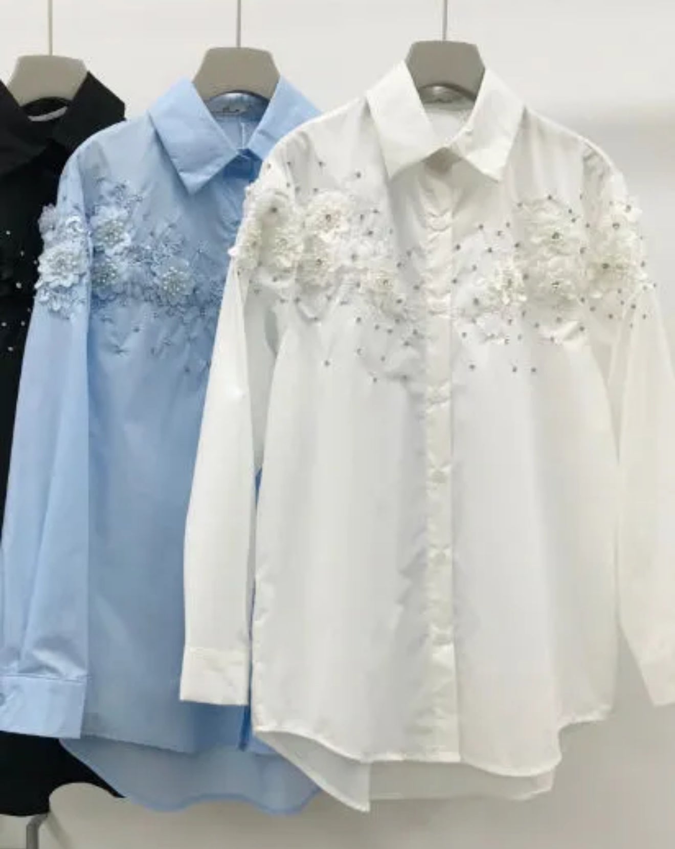 Camicia con fiori ricamati - R.a. Boutique