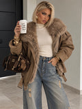 Giacca Crop Beige con Maxi Collo in Pelliccia - R.a. Boutique