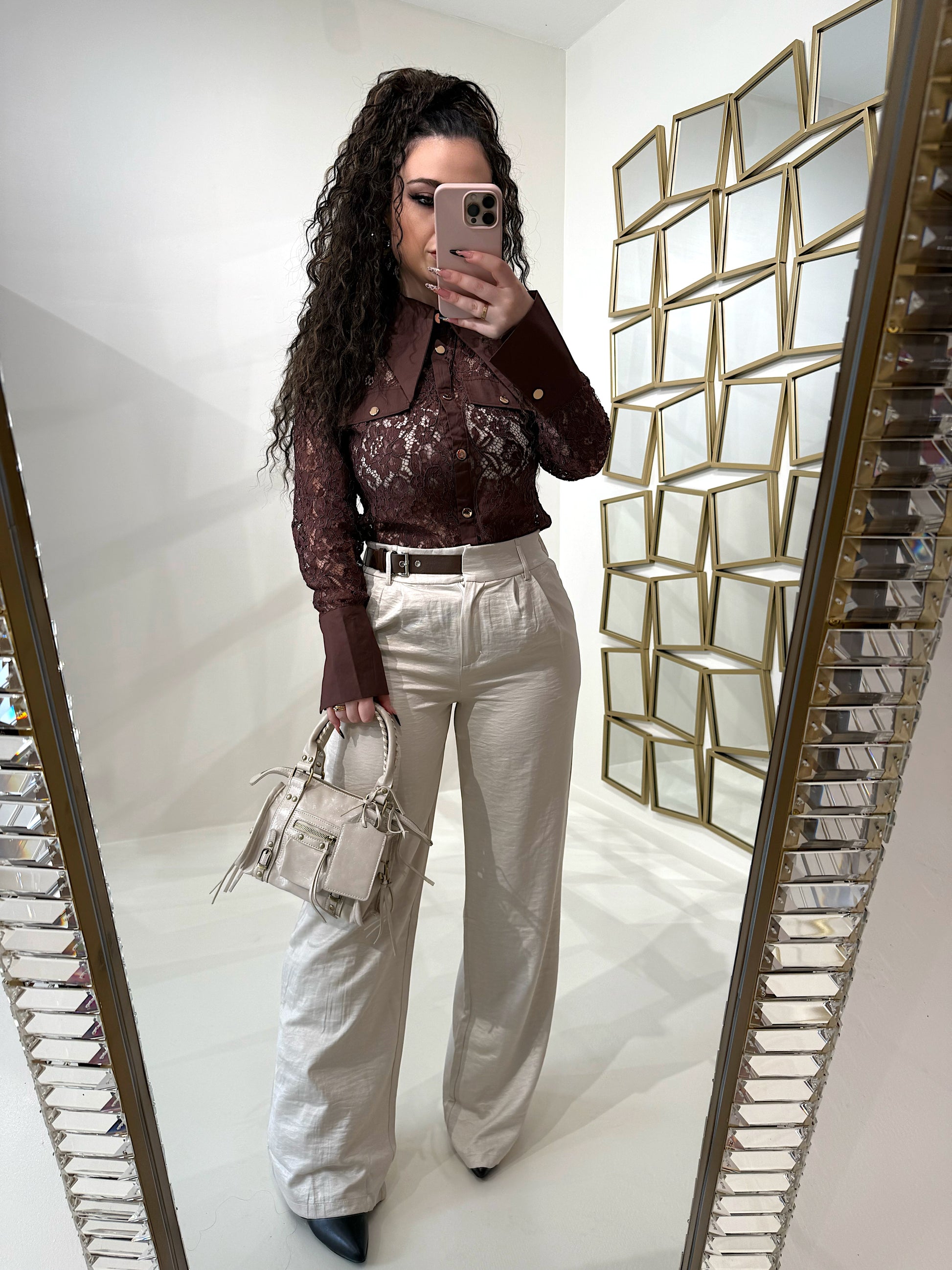 Camicetta in pizzo con bottoni oro - R.a. Boutique