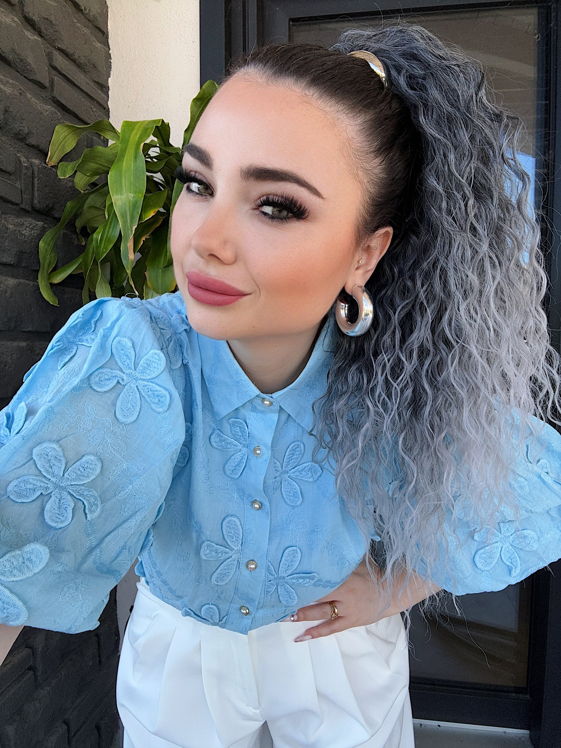 Camicia con fiori ricamati - R.a. Boutique