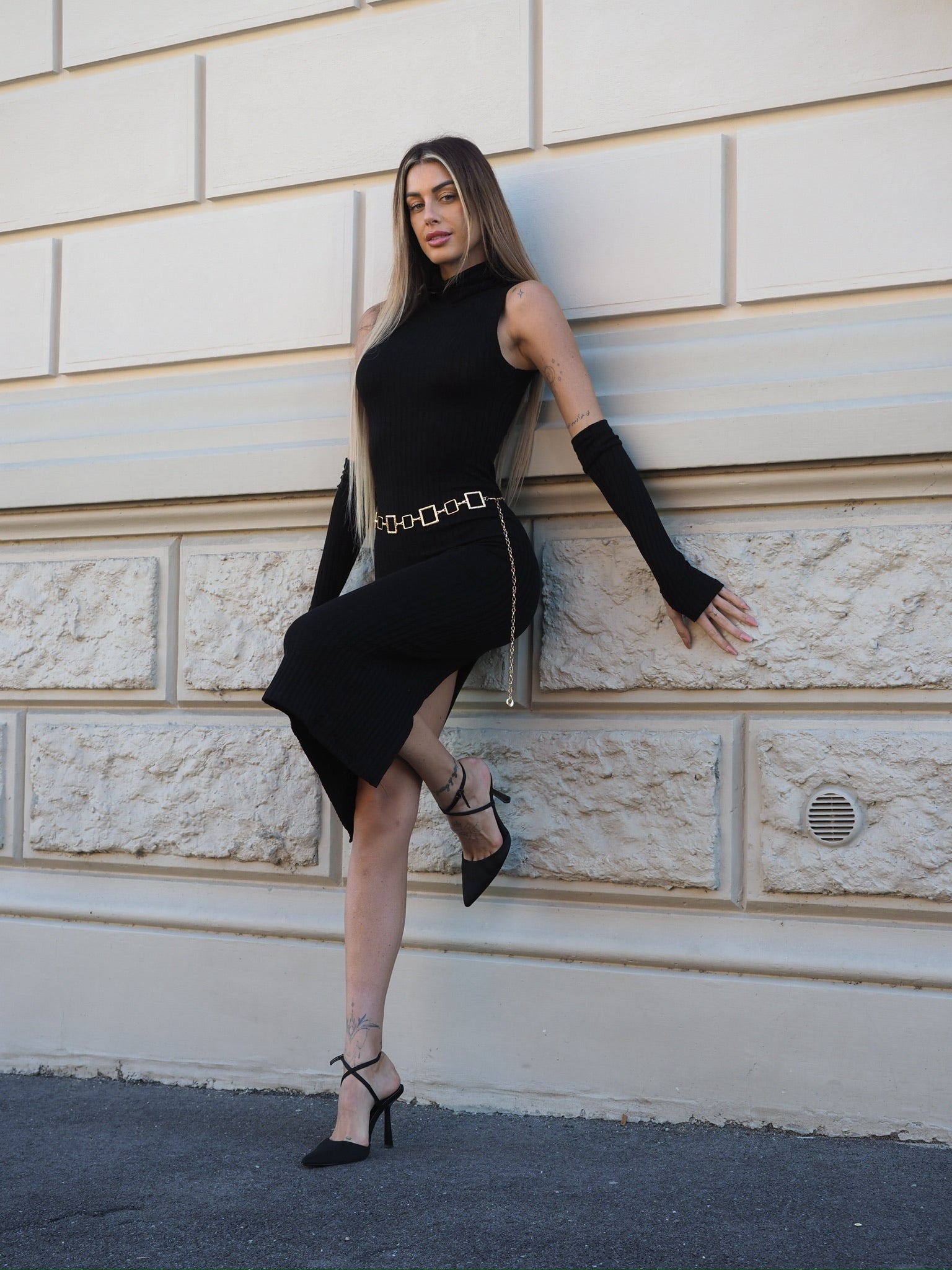 Abito lungo nero con manicotti - R.a. Boutique 