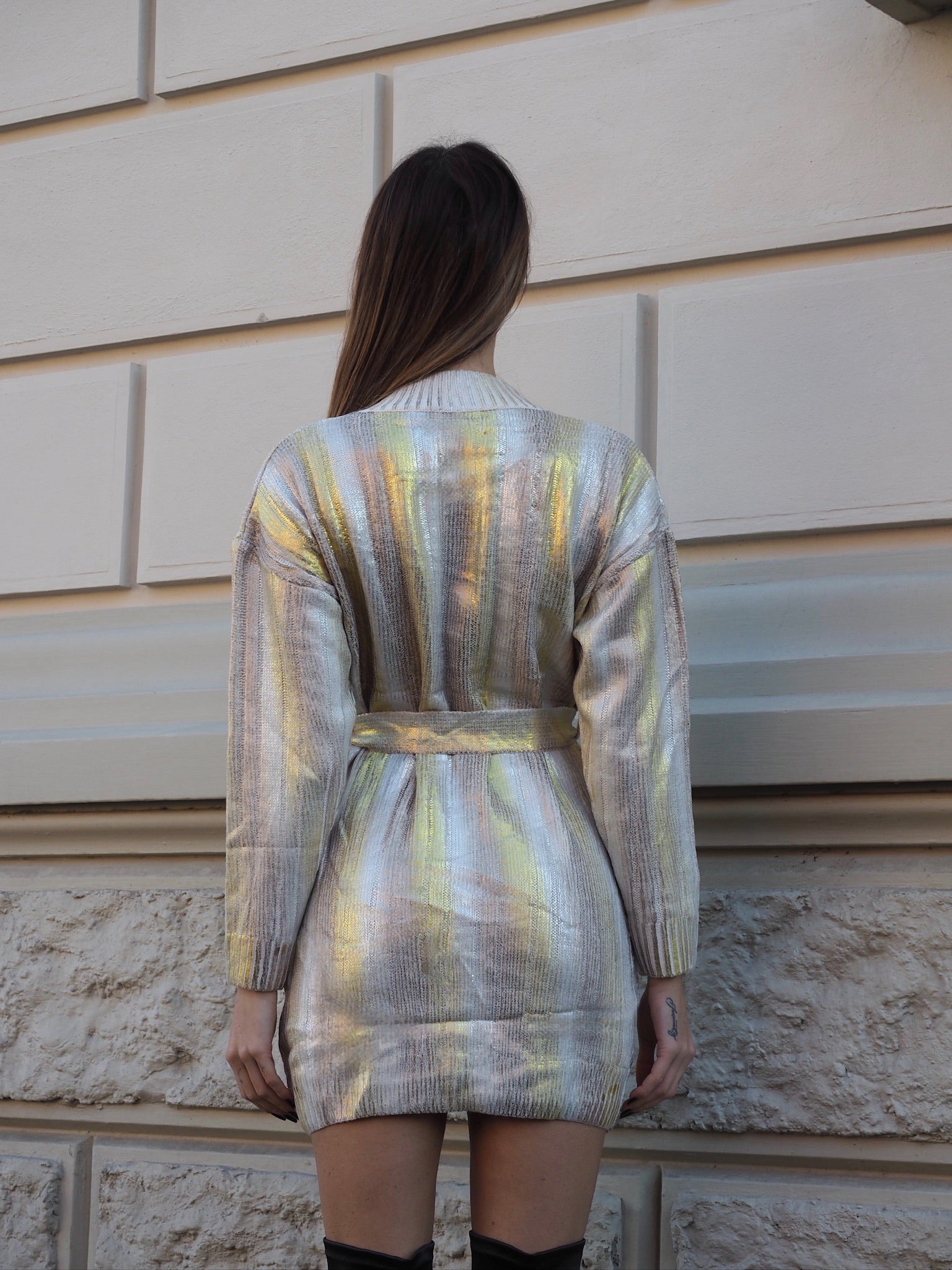 Abito in maglia gold con cintura - R.a. Boutique 