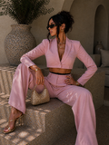 Tailleur giacca e pantalone rosa con dettaglio nero in pizzo - R.a. Boutique