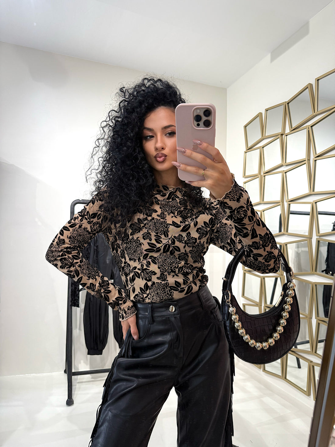 Maglia con ricamo fiori - R.a. Boutique